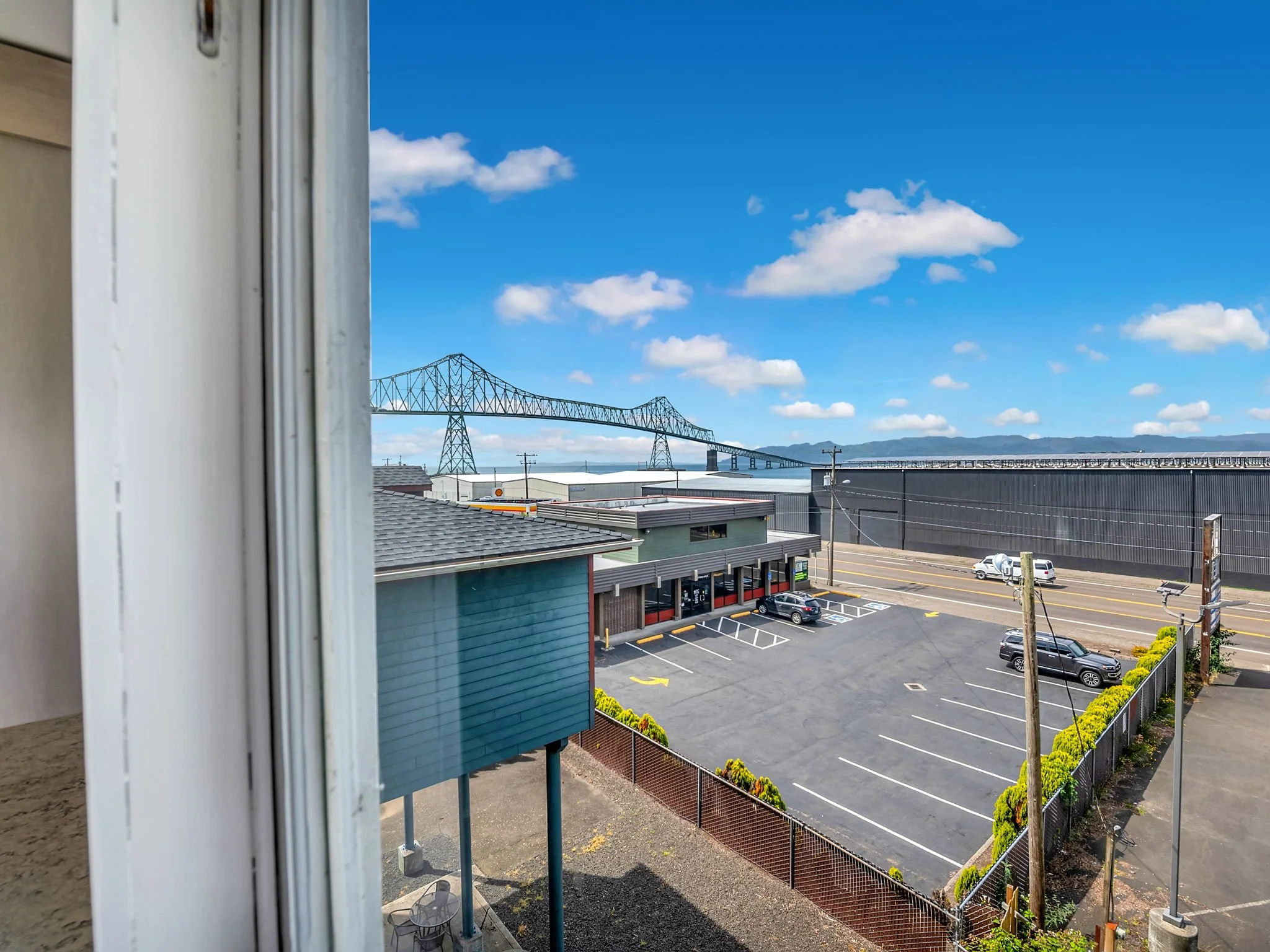 19-web-or-mls-66-70 Bond St-15.jpg