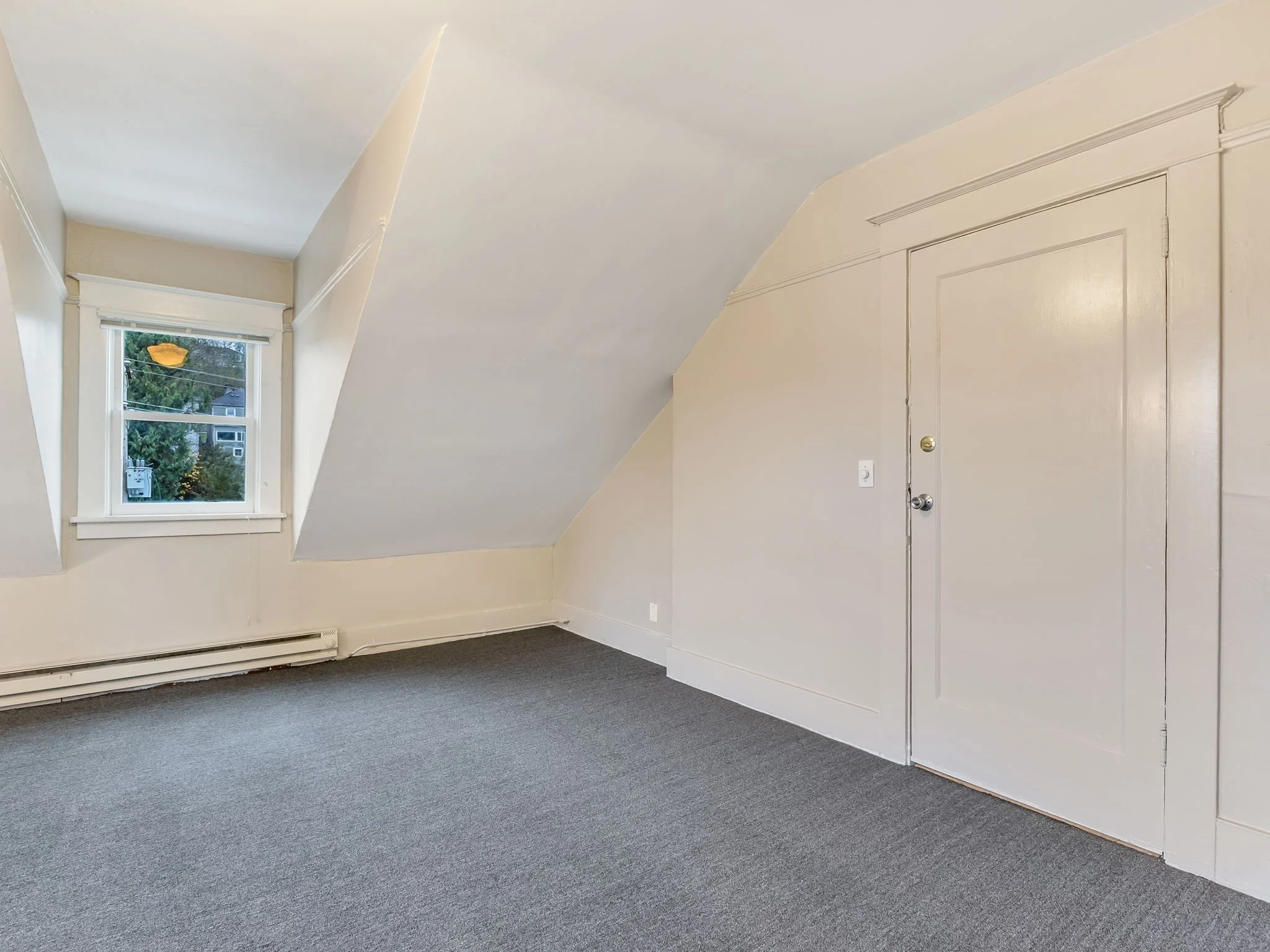 24-web-or-mls-1320 Franklin Ave-08.jpg