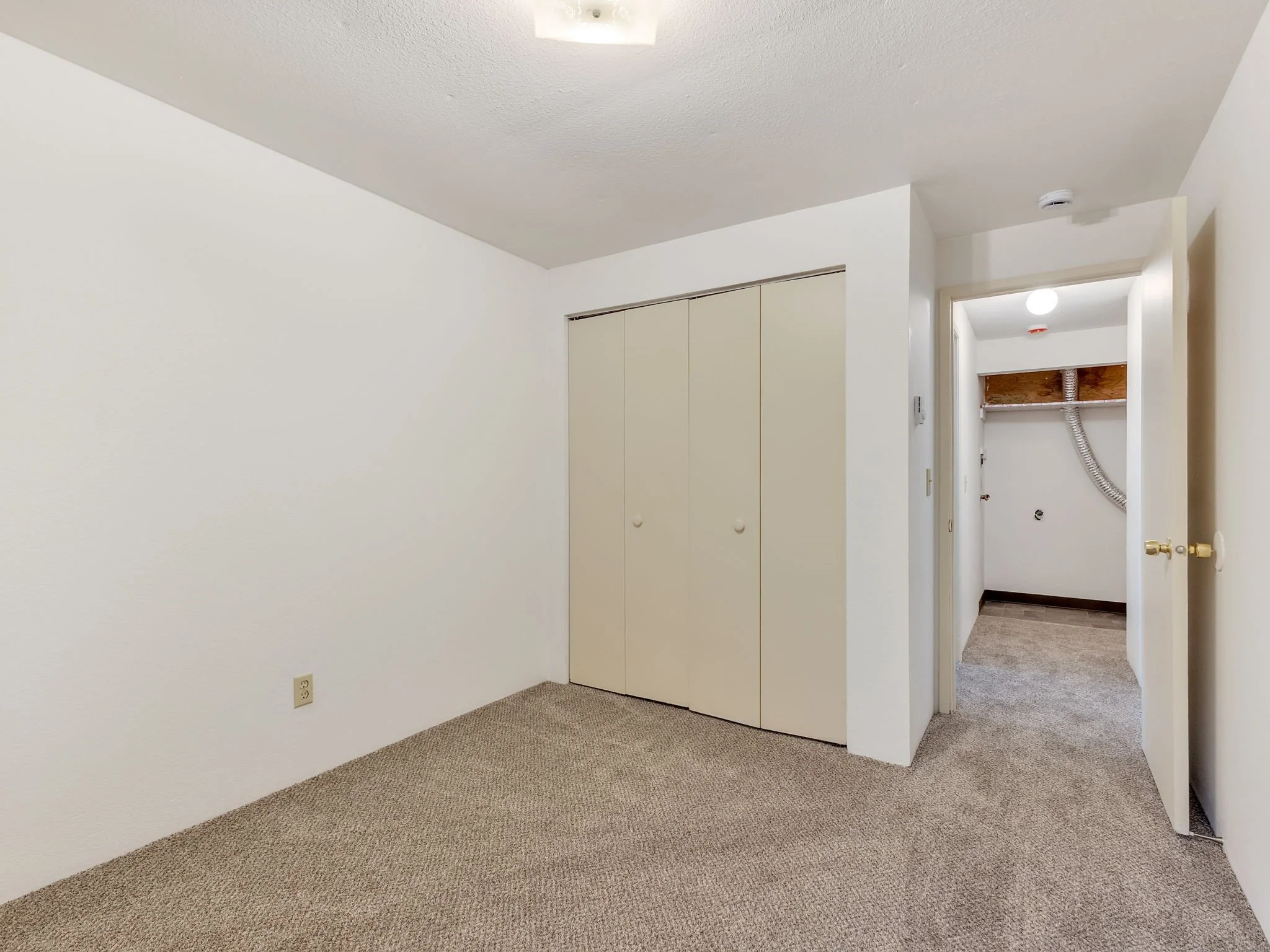 22-web-or-mls-280 Lincoln St #3-22.jpg