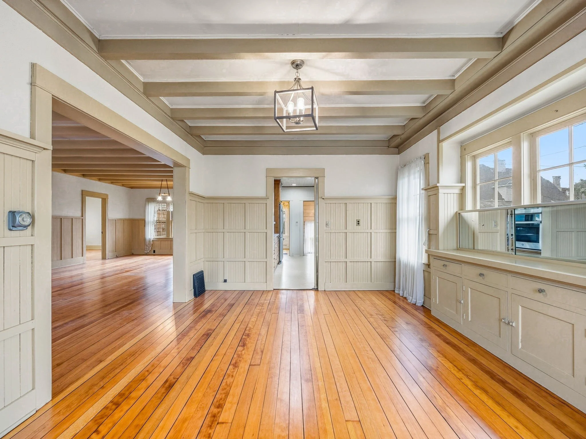 20-web-or-mls-860 Beach St-52.jpg