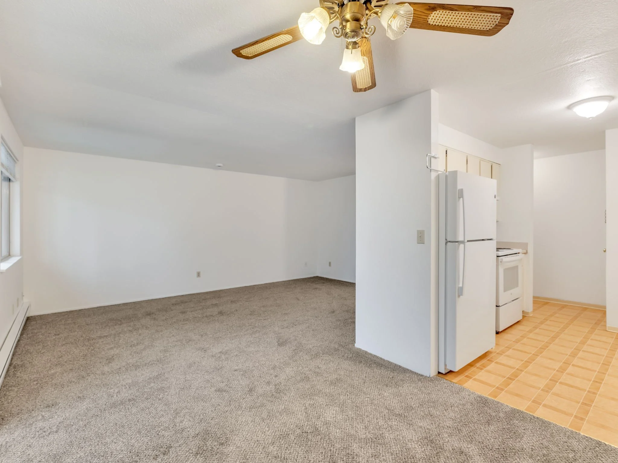 8-web-or-mls-280 Lincoln St #3-08.jpg