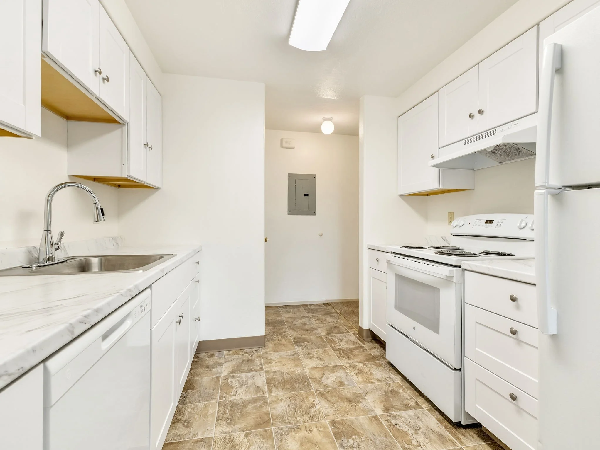 8-web-or-mls-355 S Wahanna #16-08.jpg