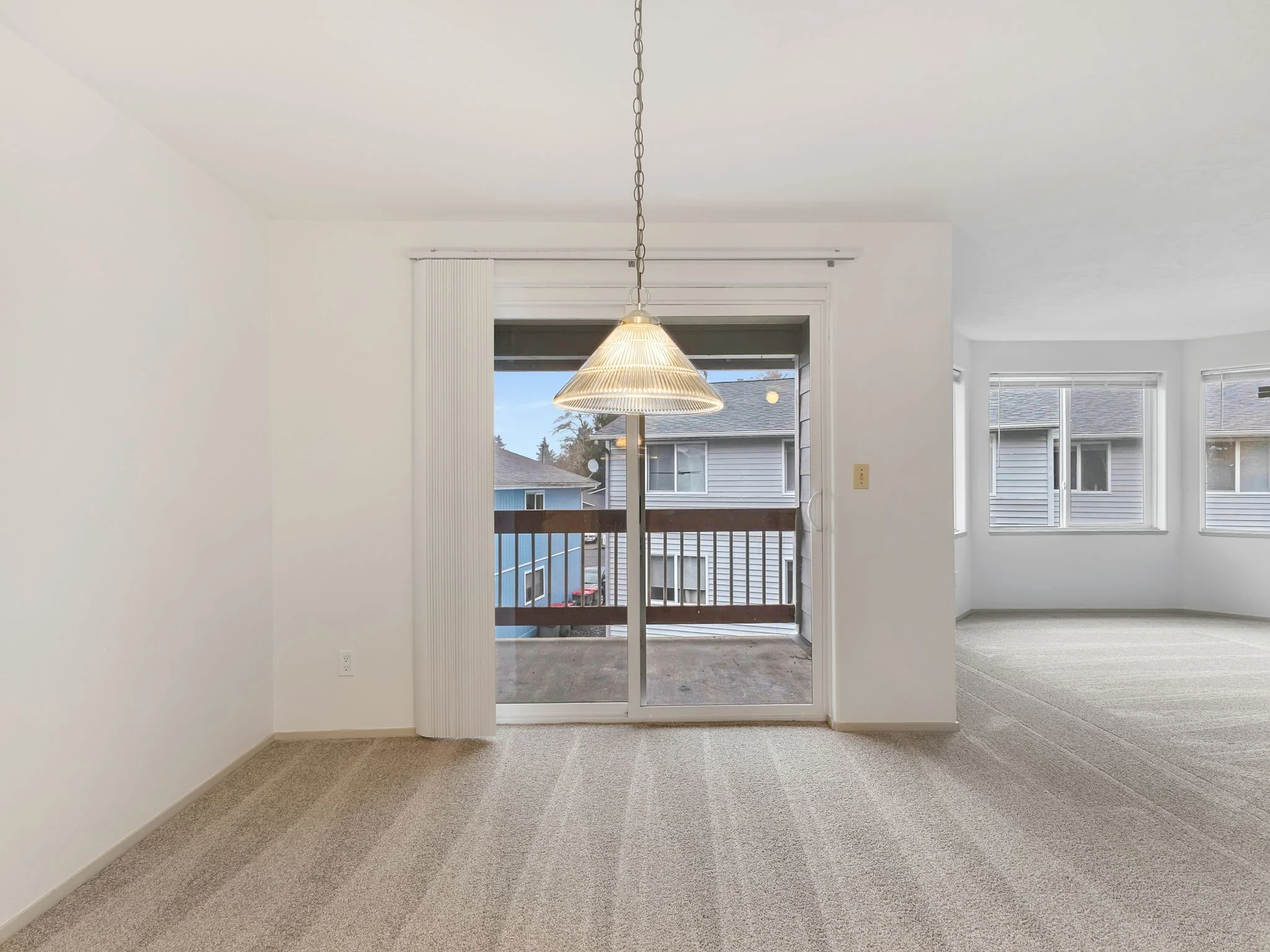 6-web-or-mls-355 S Wahanna Rd-06.jpg