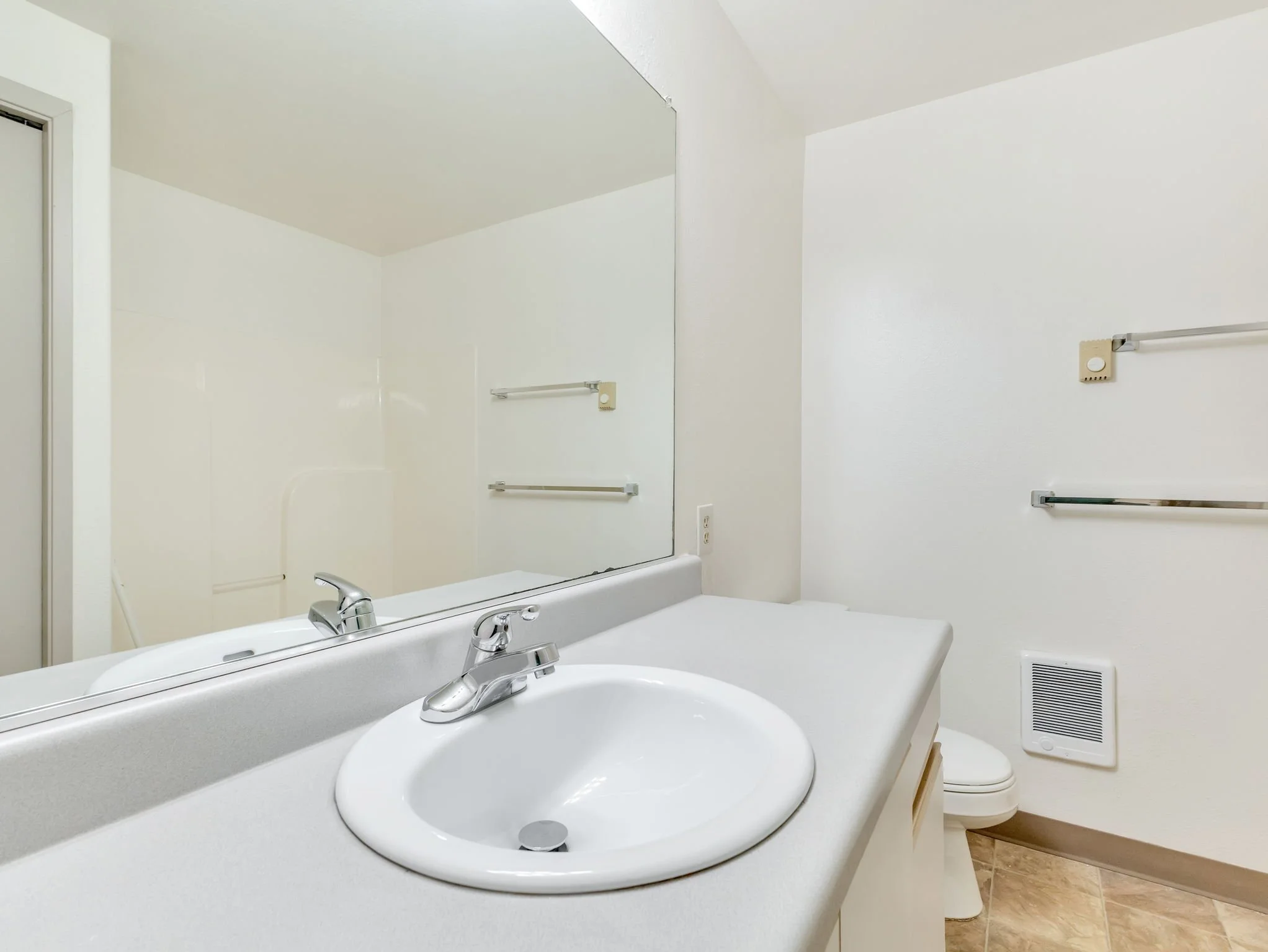 17-web-or-mls-355 S Wahanna #16-17.jpg