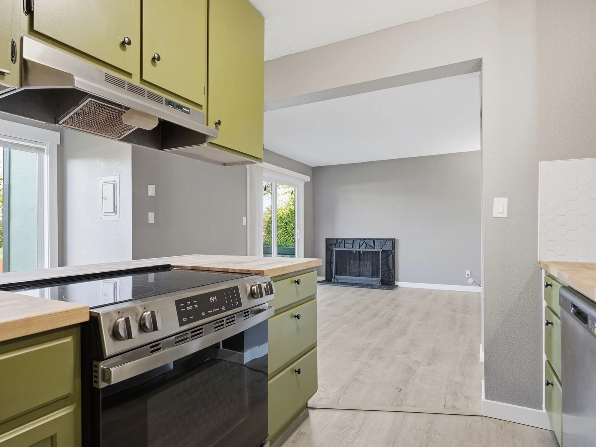 19-web-or-mls-336 NE Skipanon Dr-19.jpg