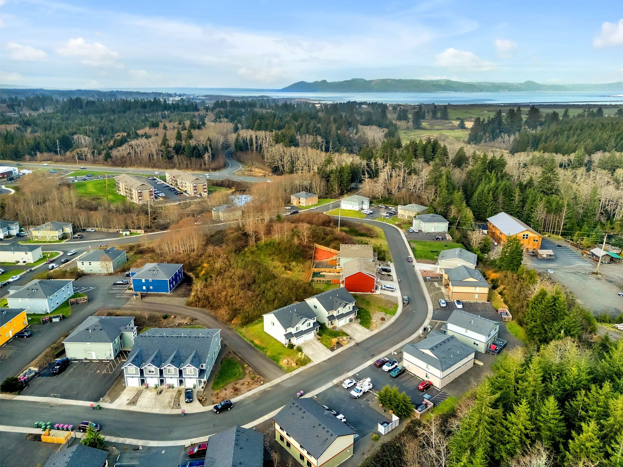 3-web-or-mls-1563 SE Honeysuckle Lp-03.jpg