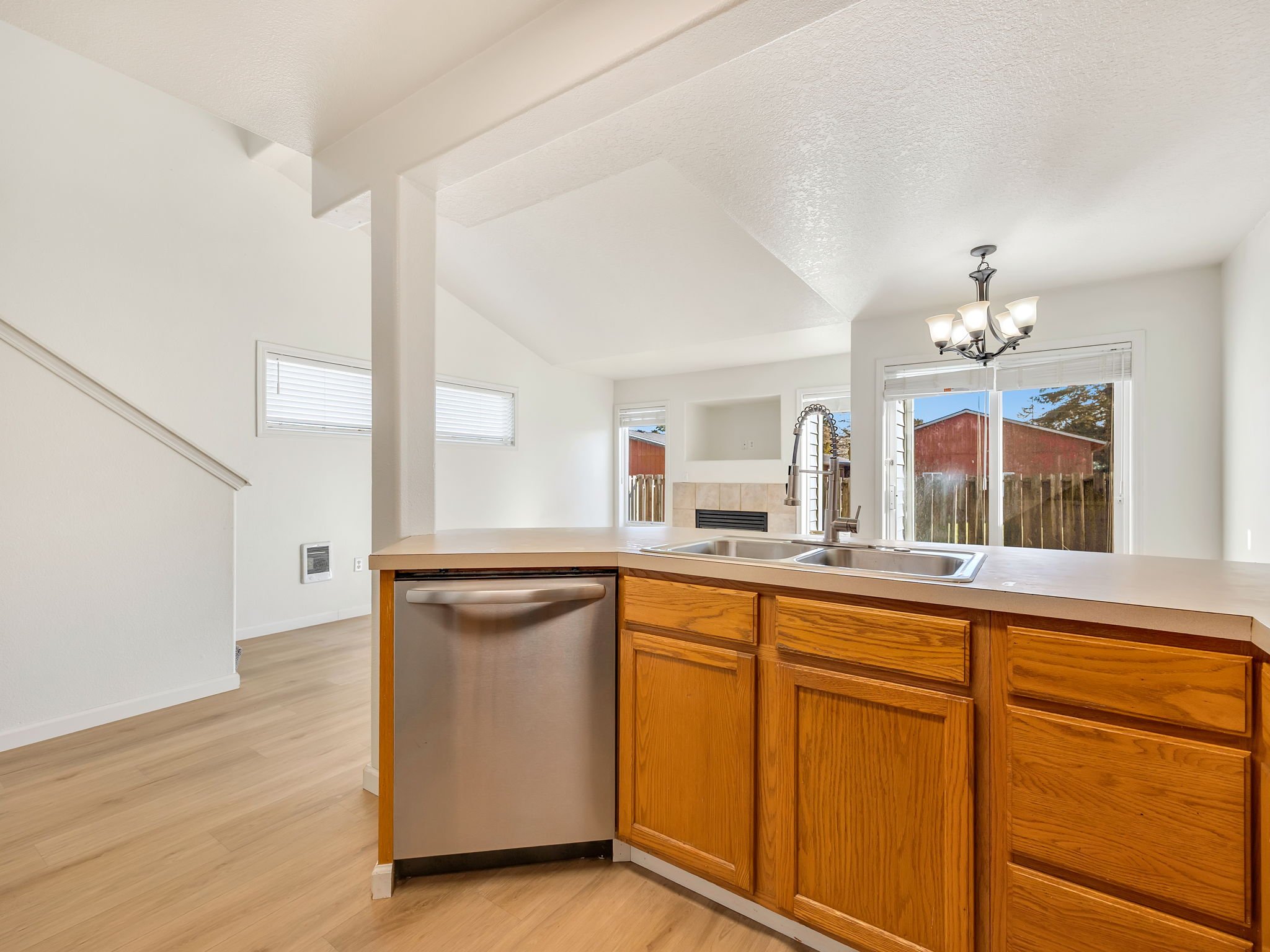 11-web-or-mls-1536 S Main-172.jpg