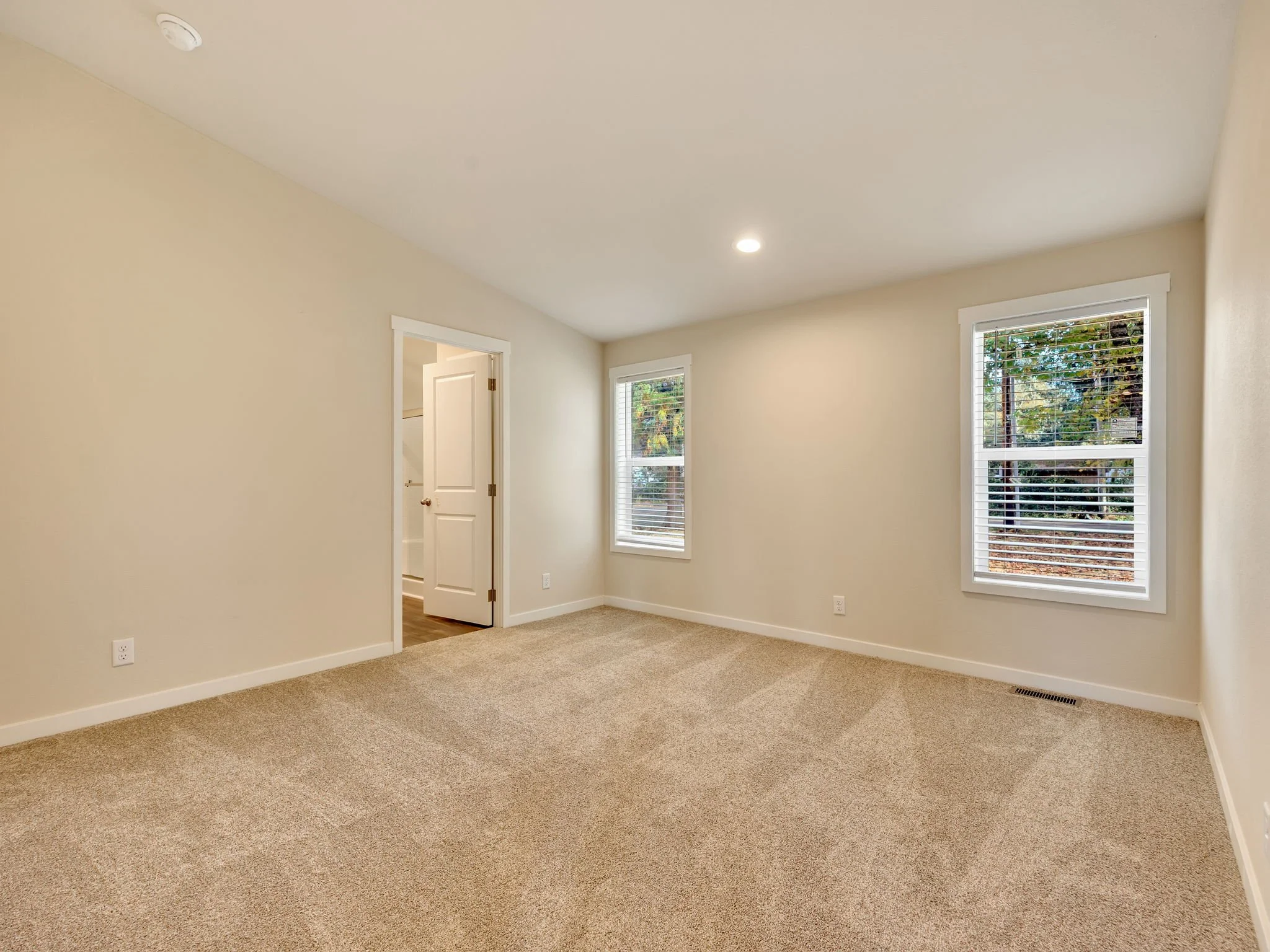 26-web-or-mls-92166 Conroy Rd-27.jpg