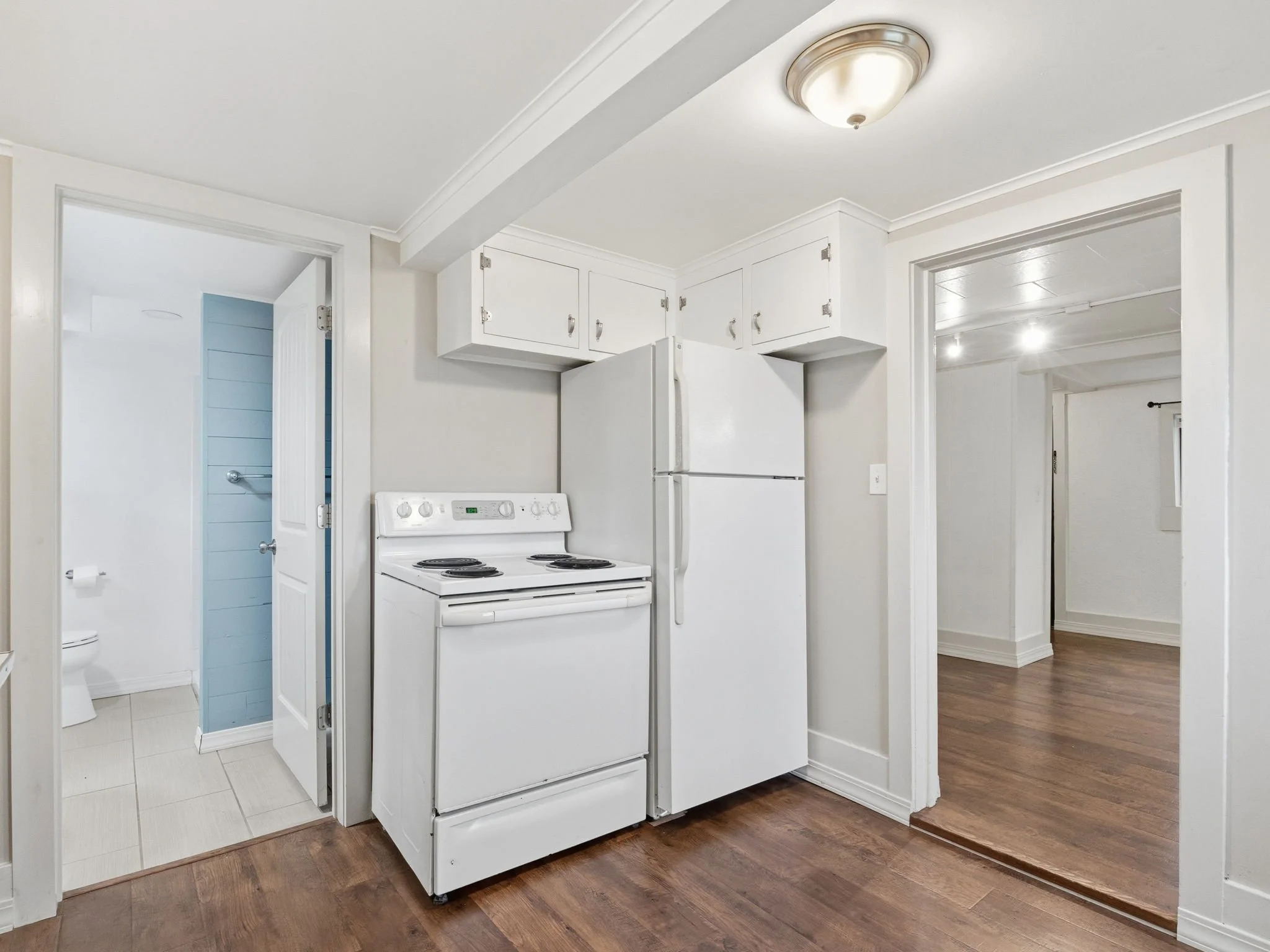 11-web-or-mls-1939 Irving Ave-11.jpg