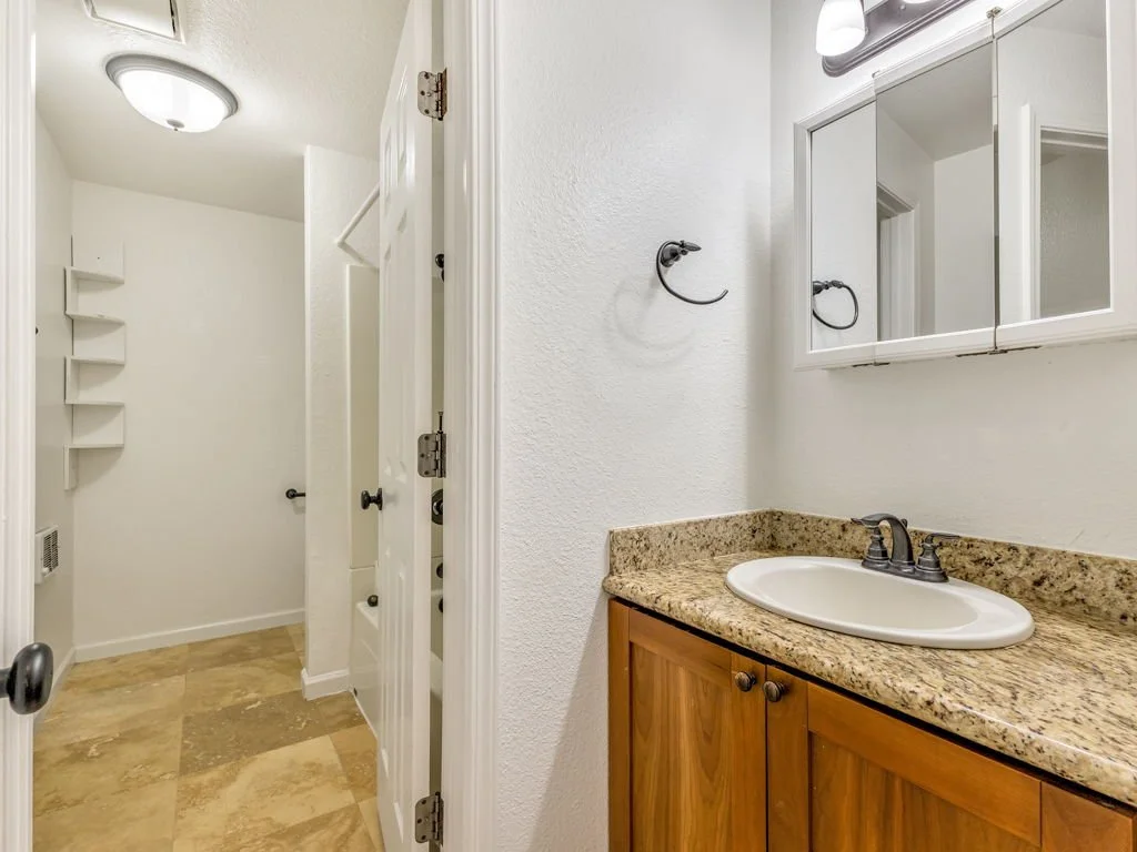 14-web-or-mls-1601 Broadway St #19-14.jpg