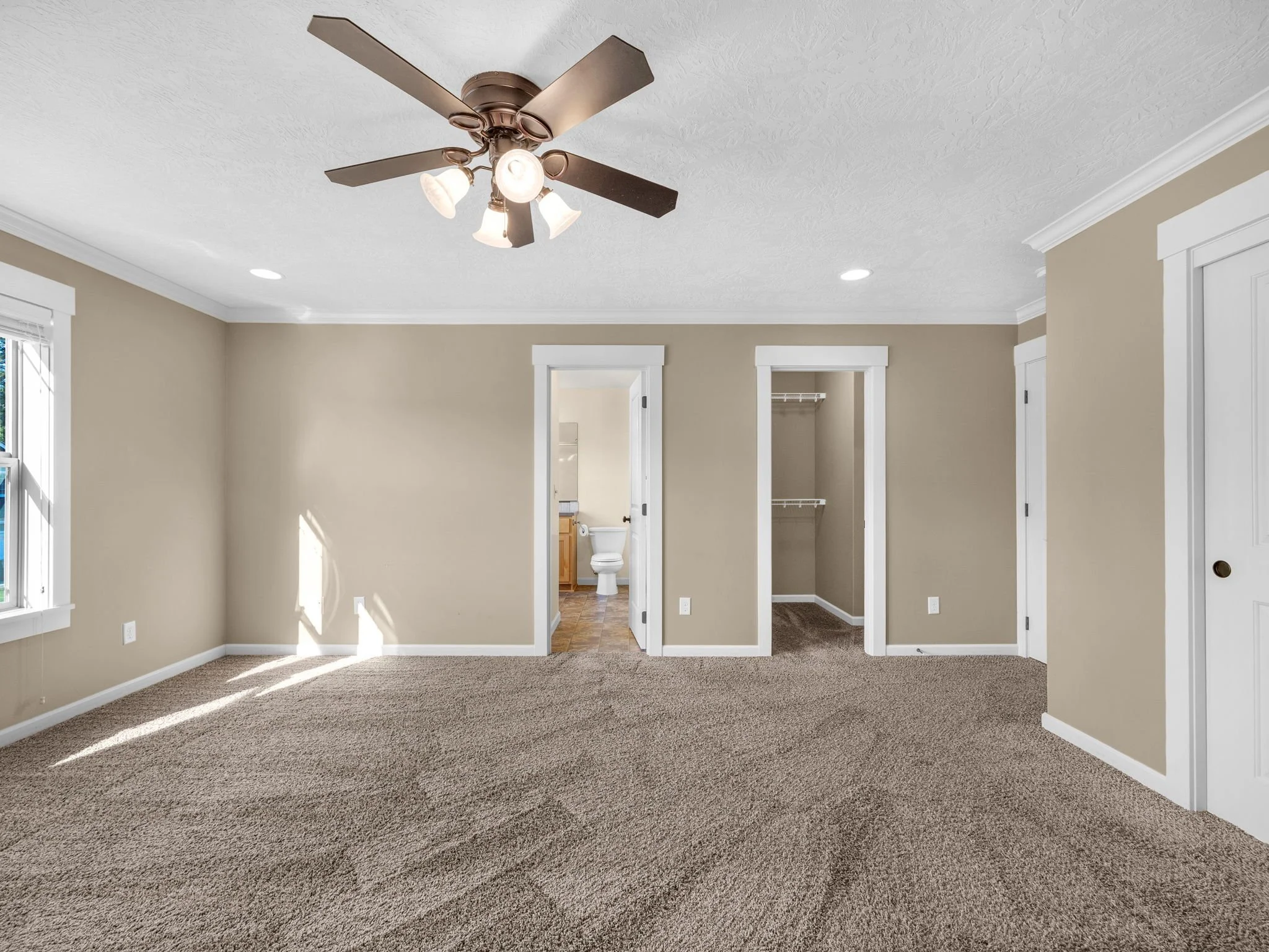 23-web-or-mls-330 SW Kalmia Ave-23.jpg