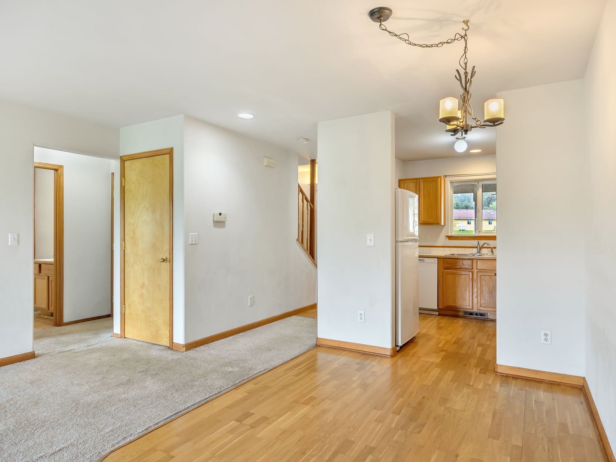 15-web-or-mls-90560 Logan Rd-14.jpg
