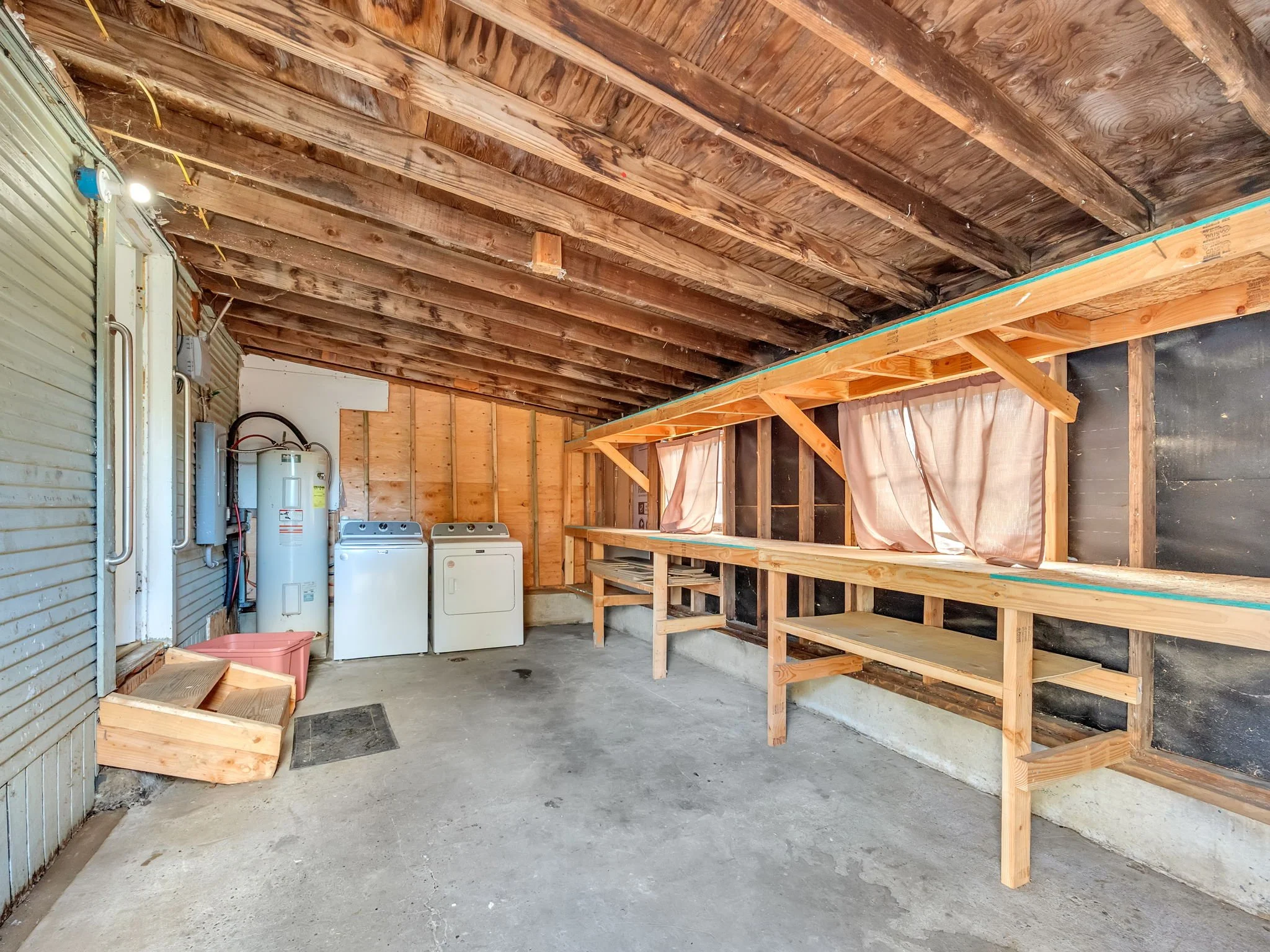 6-web-or-mls-91907 Hwy 104-05.jpg