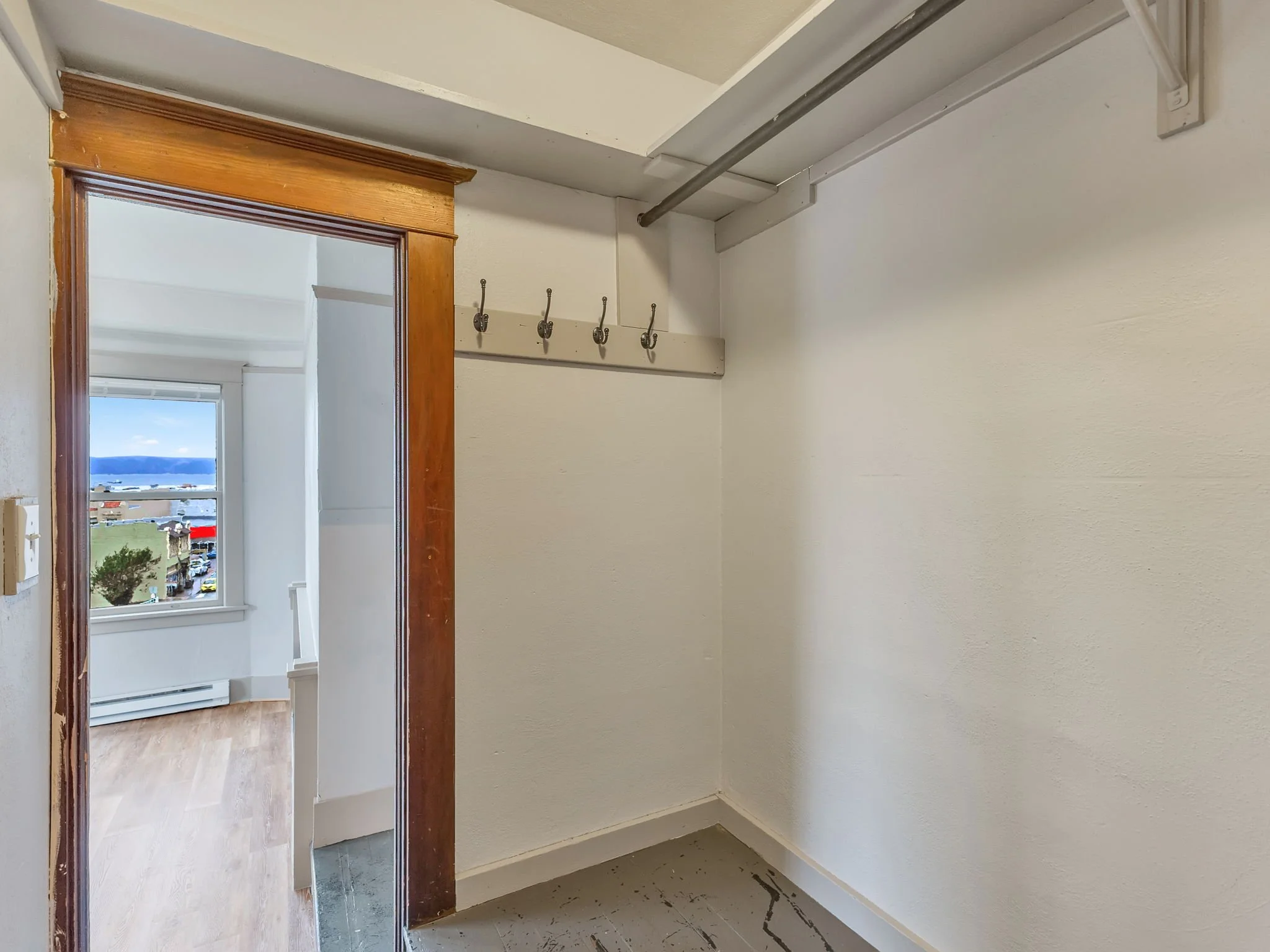 16-web-or-mls-1320 Franklin Ave-27.jpg