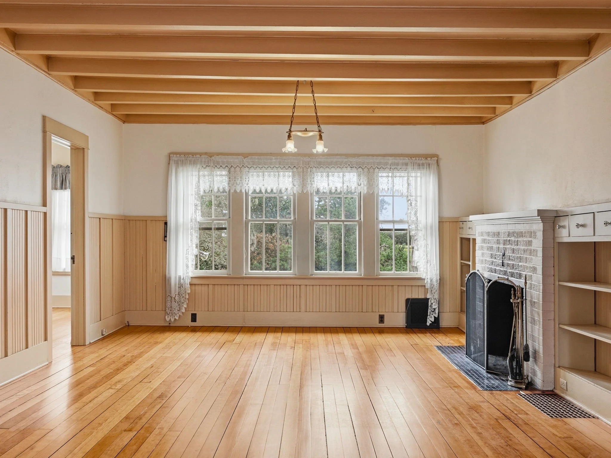 2-web-or-mls-860 Beach St-34.jpg