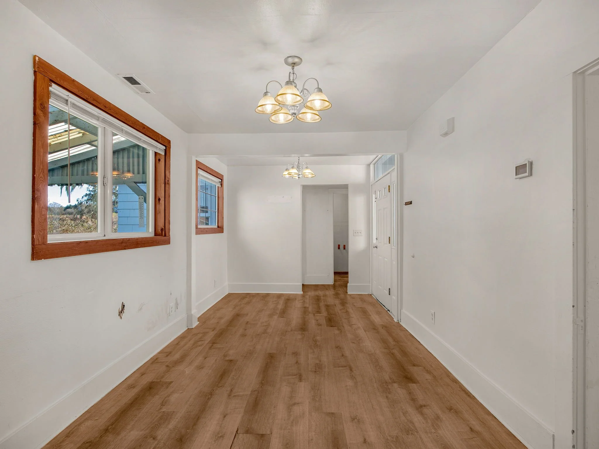 17-web-or-mls-92303 Willow Rd-17.jpg