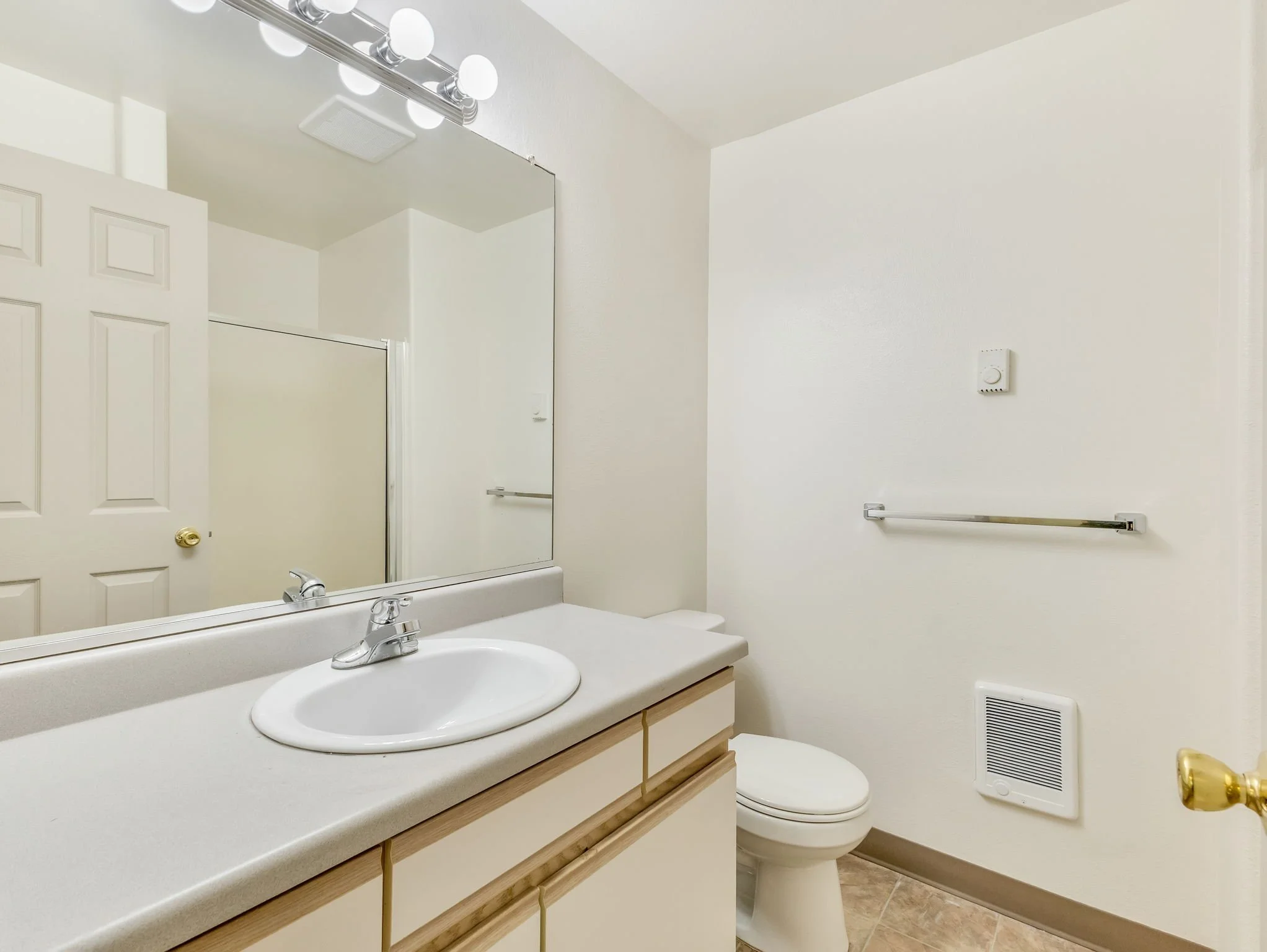 21-web-or-mls-355 S Wahanna #16-21.jpg