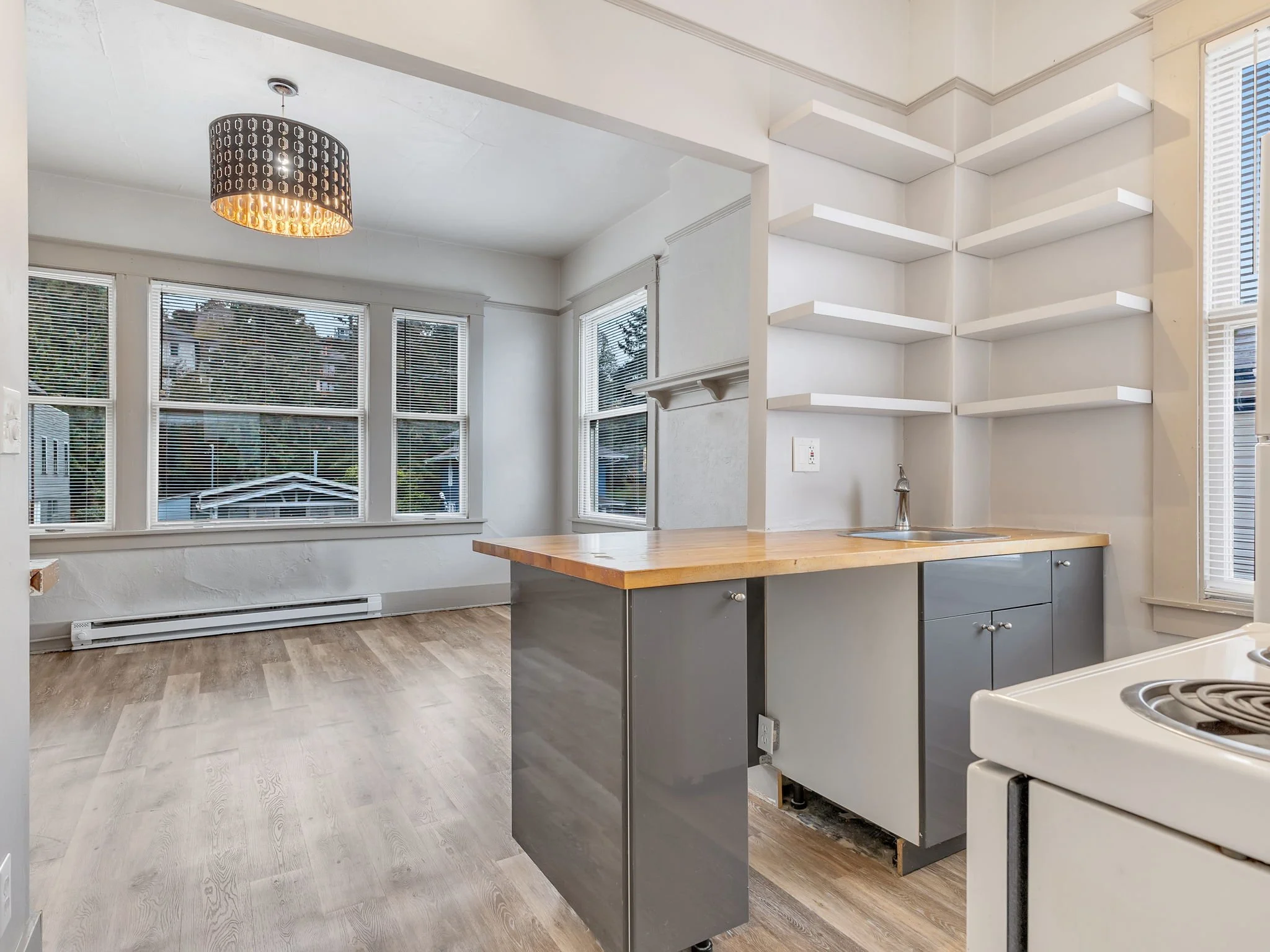 9-web-or-mls-1320 Franklin Ave-20.jpg