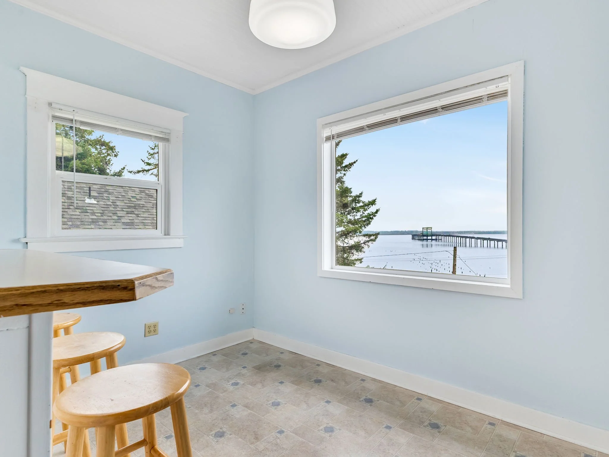 18-web-or-mls-612 Florence Ave #2-30.jpg