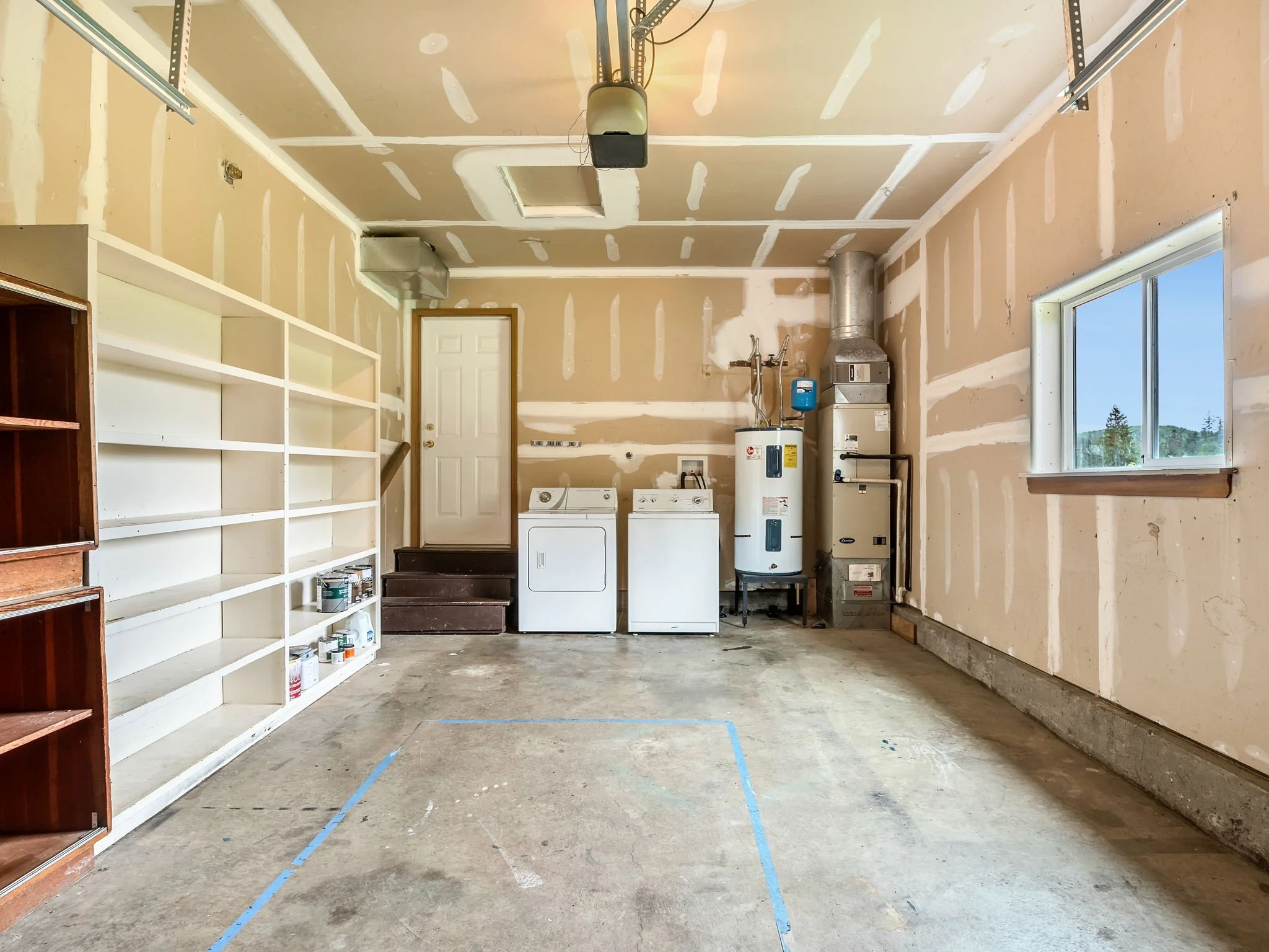 19-web-or-mls-90560 Logan Rd-18.jpg