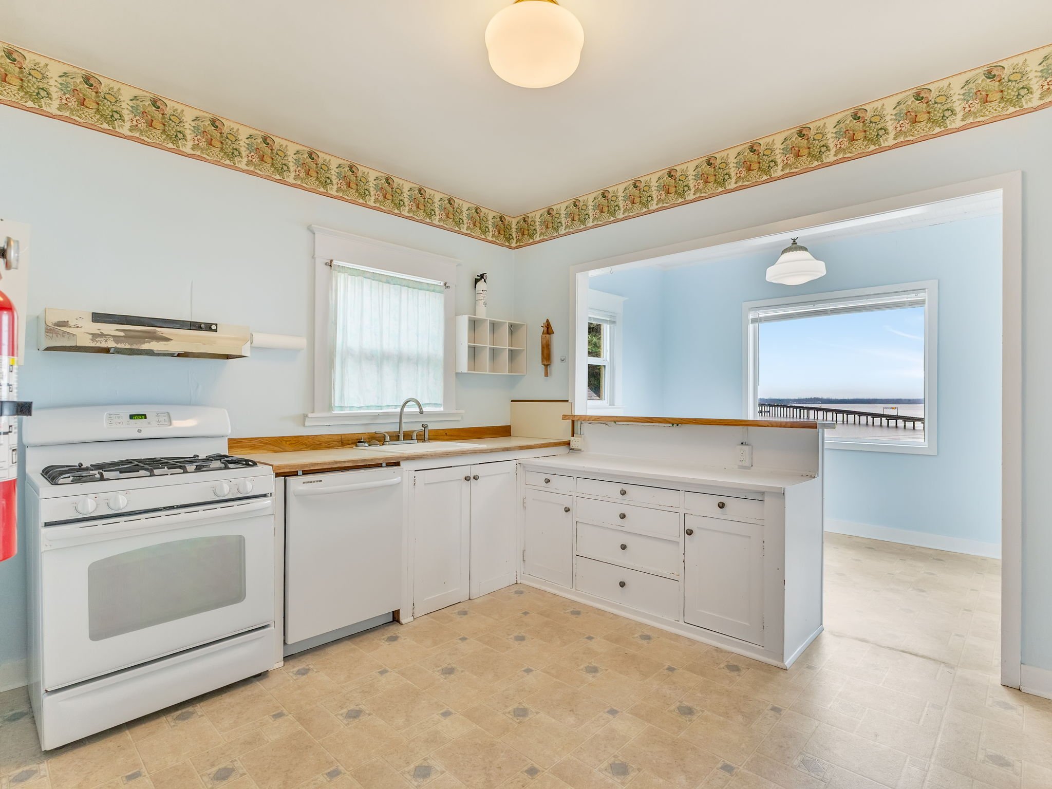15-web-or-mls-612 Florence Ave #2-14.jpg
