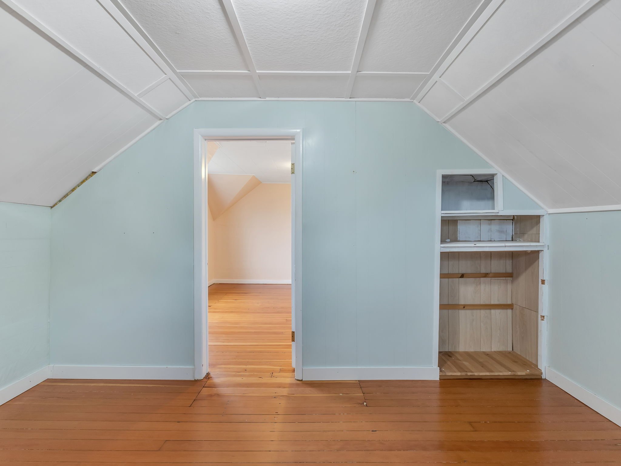 32-web-or-mls-3088 Harrison Ave-30.jpg