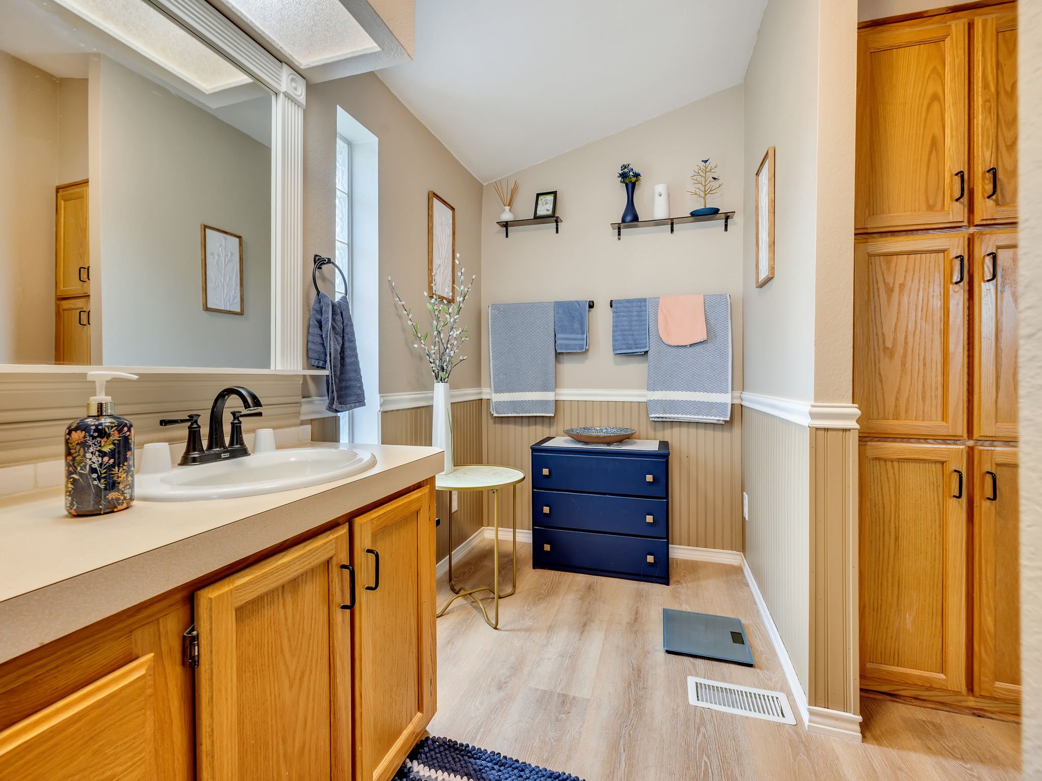 36-web-or-mls-1100 NW Warrenton Dr #356, Warrenton-36.jpg
