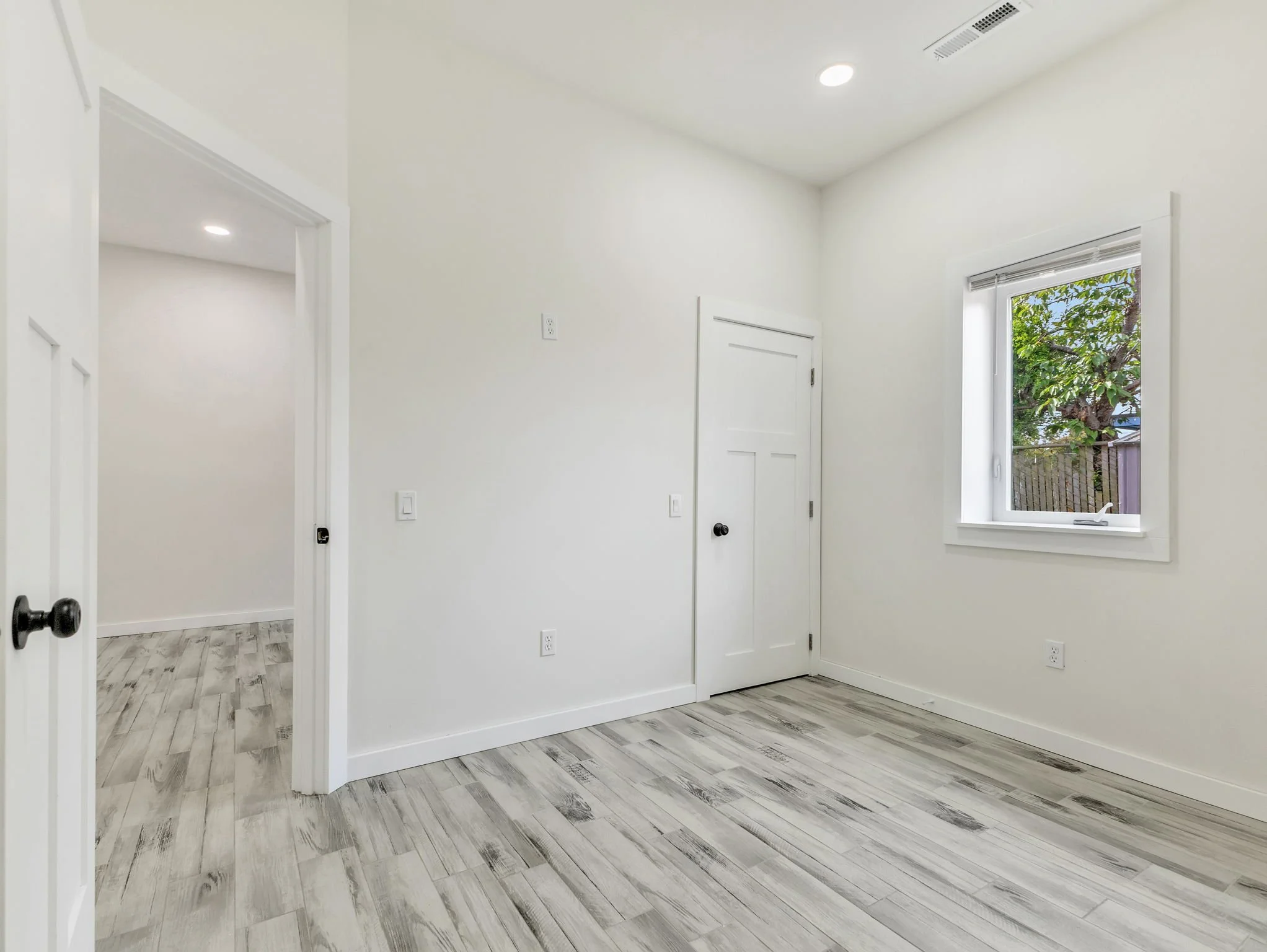 14-web-or-mls-138 S Main-14.jpg