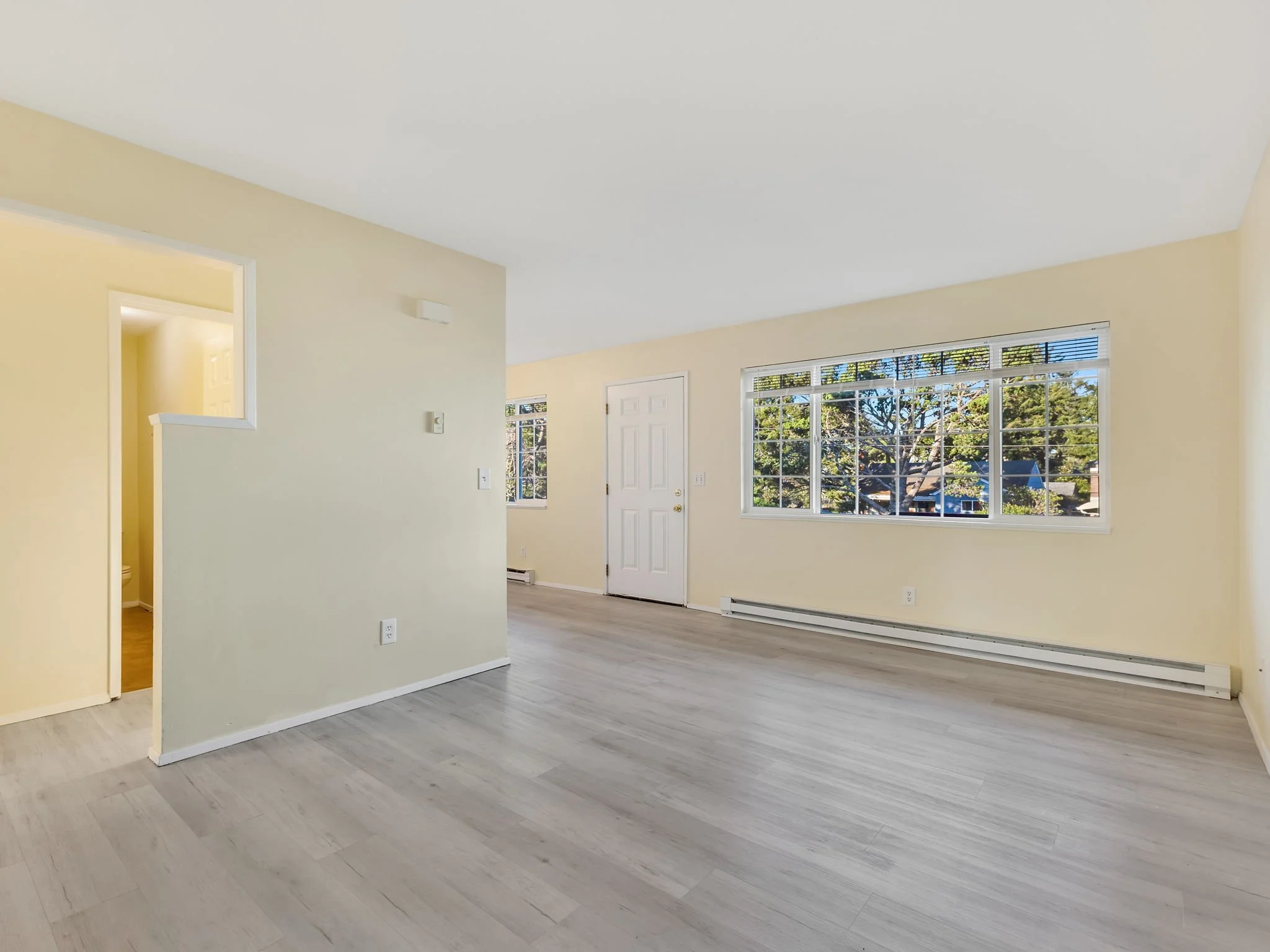 17-web-or-mls-2135 S Edgewood-15.jpg