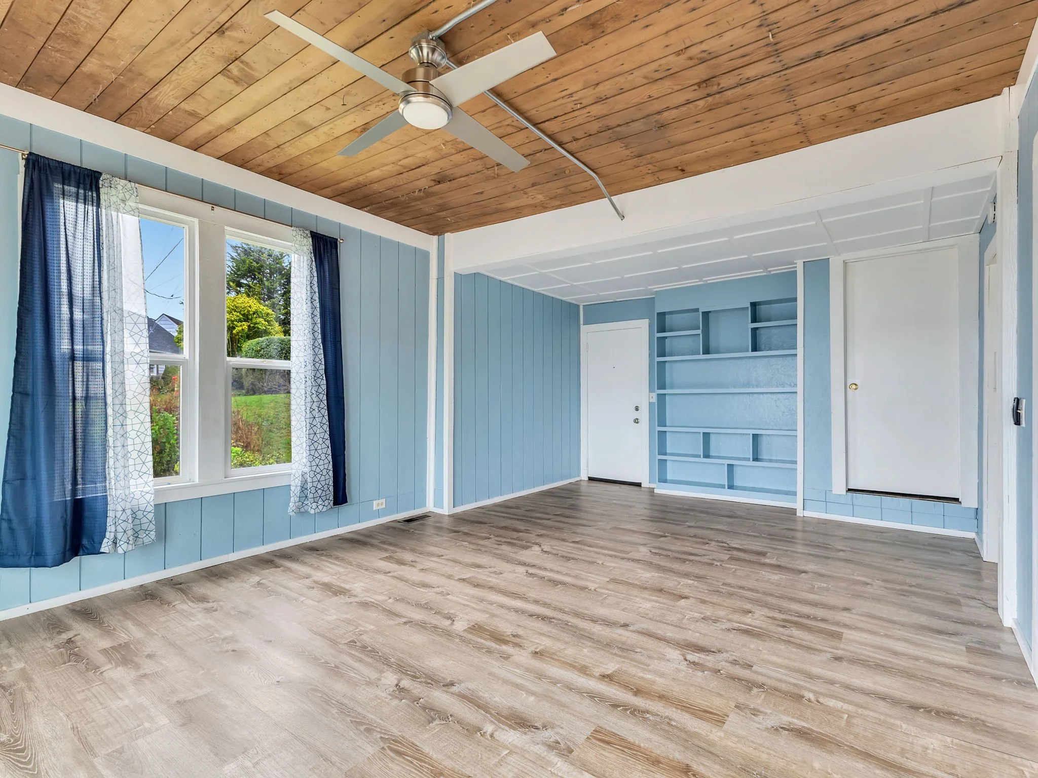 9-web-or-mls-3088 Harrison Ave-11.jpg