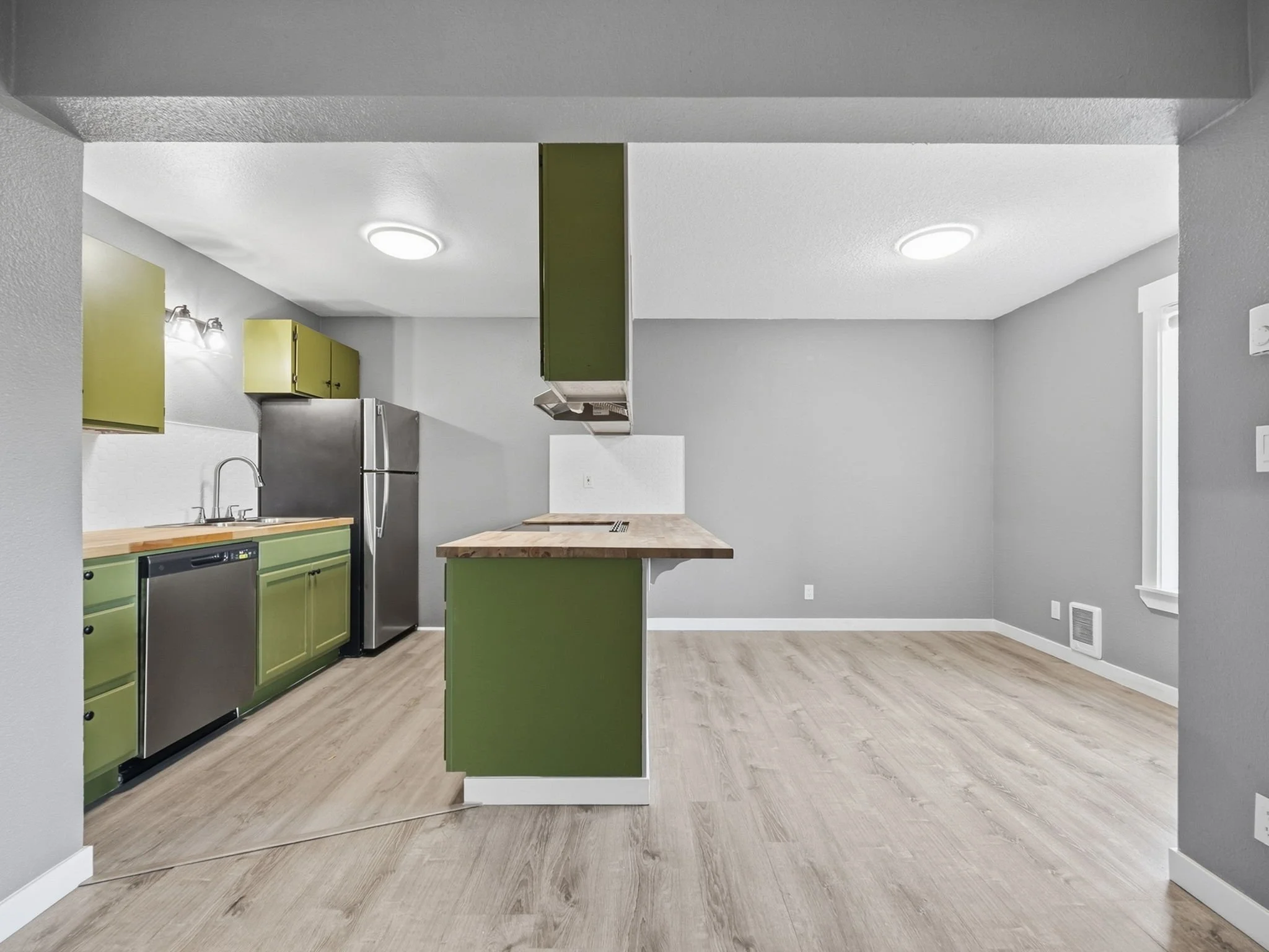 13-web-or-mls-336 NE Skipanon Dr-13.jpg