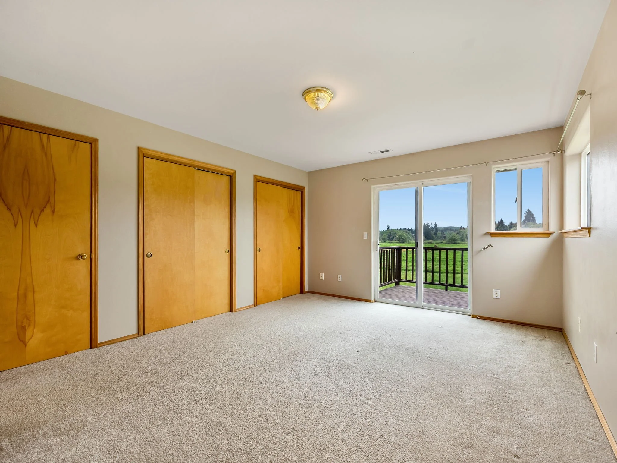 21-web-or-mls-90560 Logan Rd-20.jpg