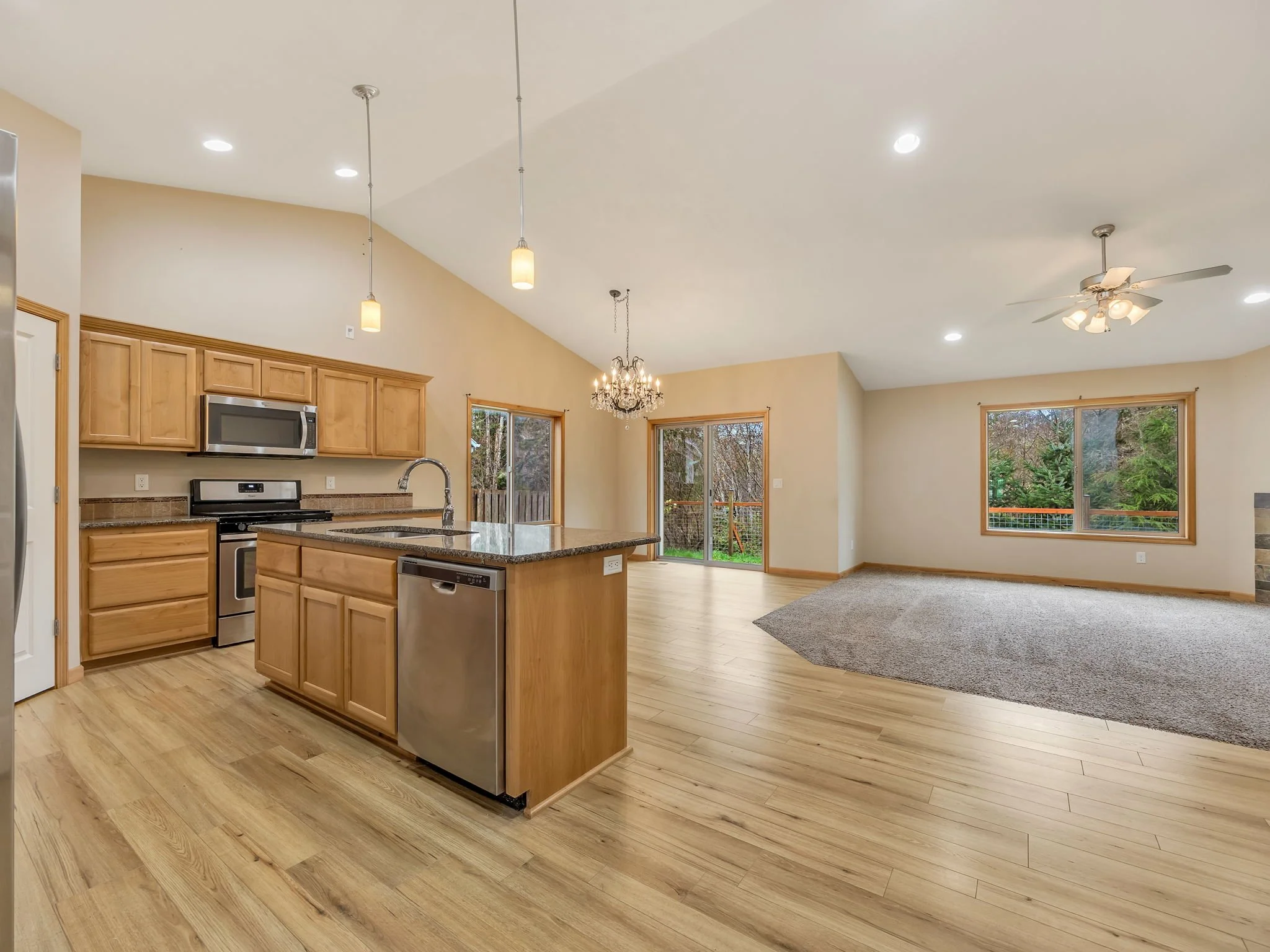 11-web-or-mls-1730 Pacific Ridge Ln-11.jpg