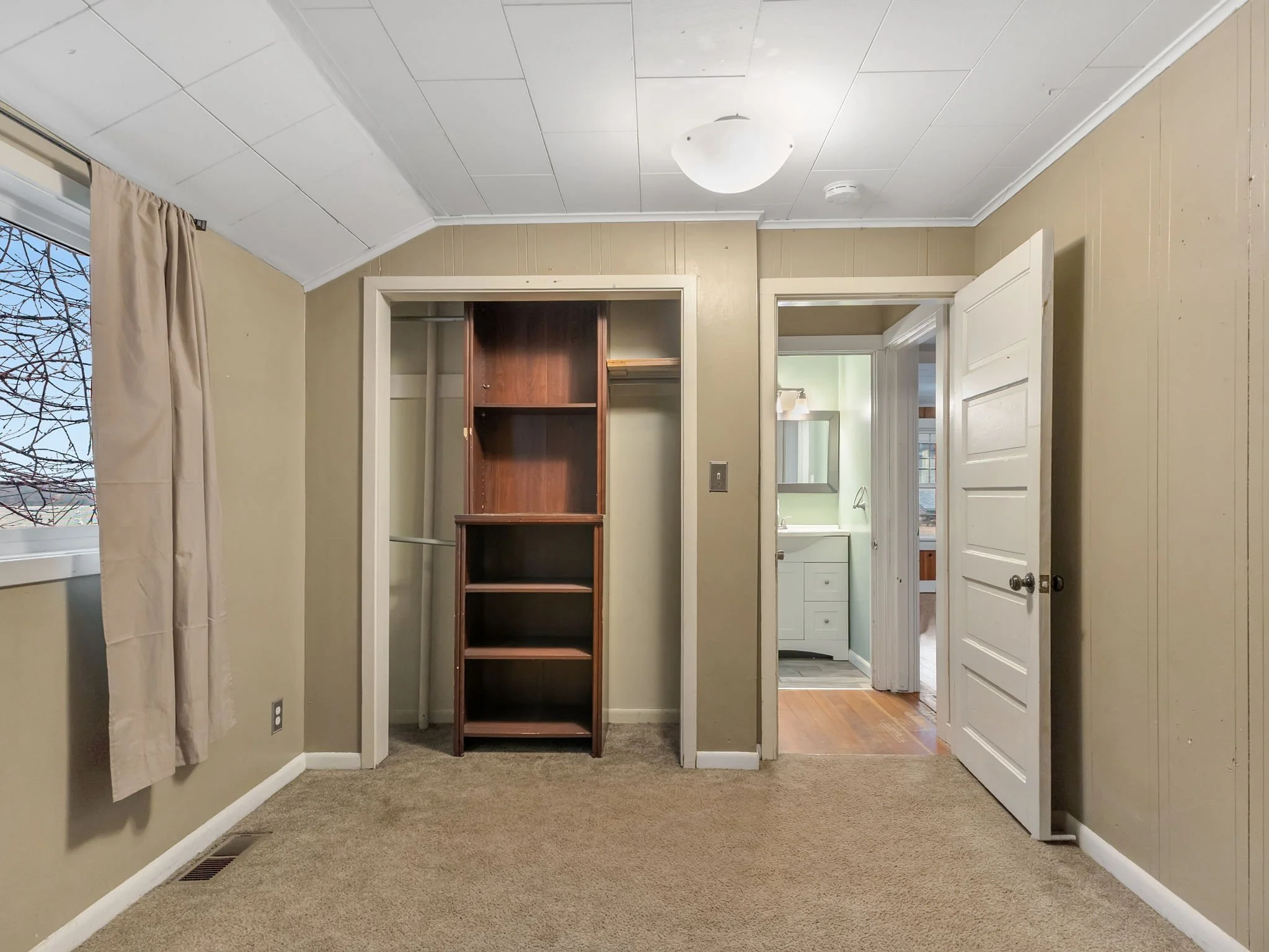 25-web-or-mls-809 Glasgow Ave-25.jpg