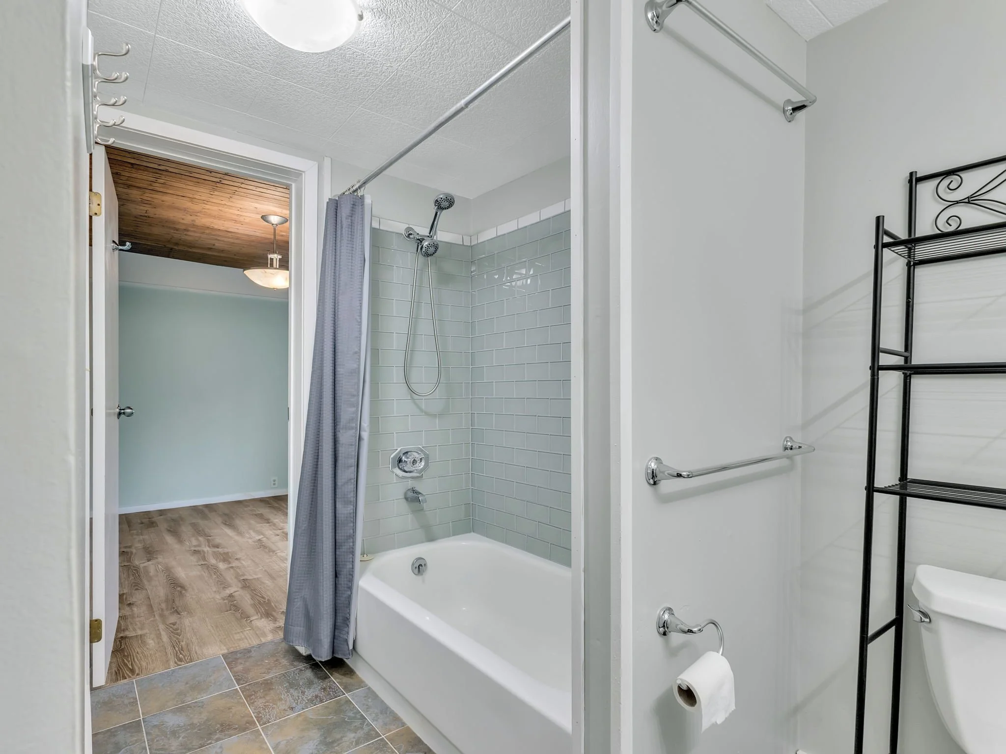 18-web-or-mls-3088 Harrison Ave-19.jpg