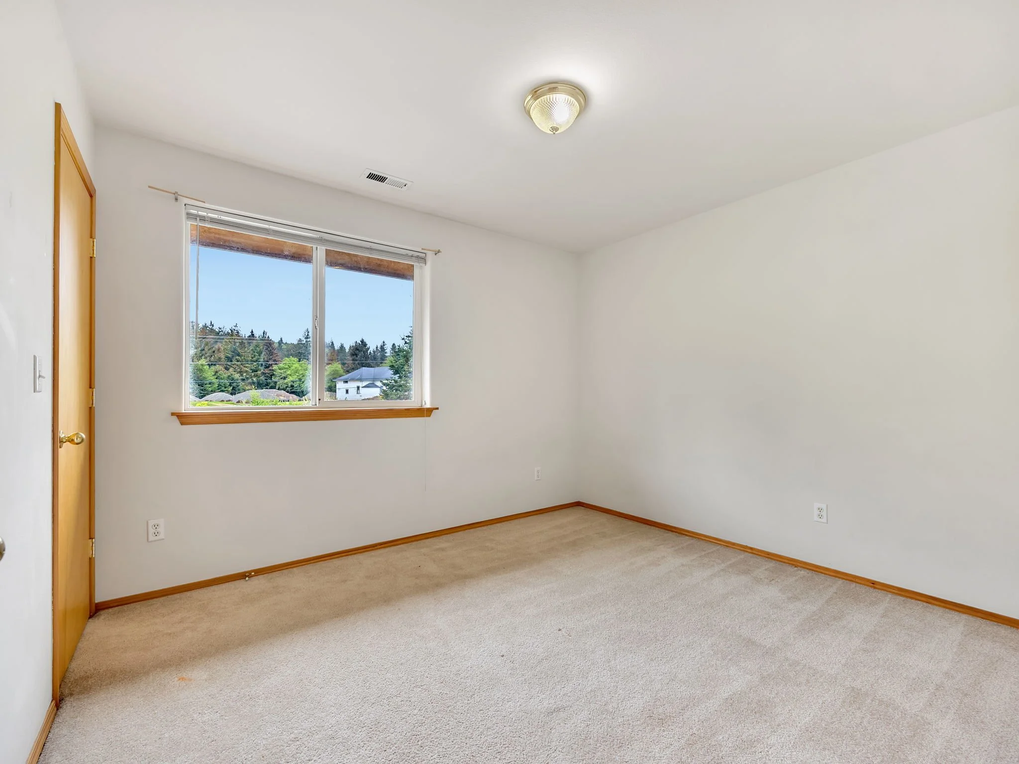 25-web-or-mls-90560 Logan Rd-24.jpg