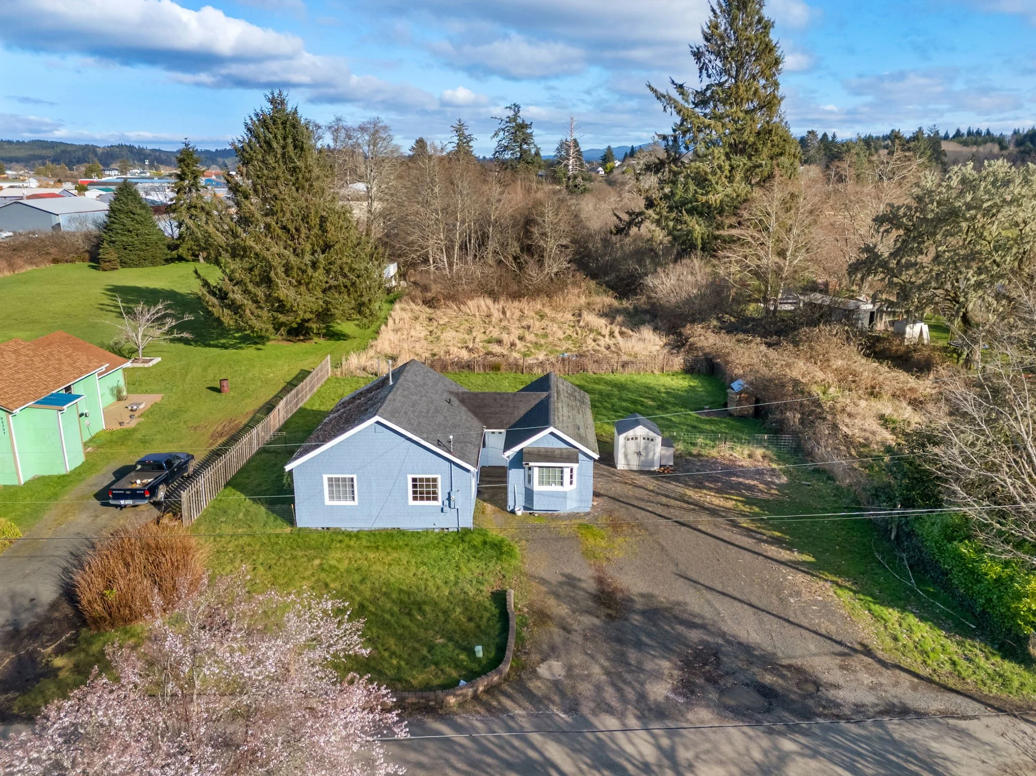 14-web-or-mls-92303 Willow Rd-06.jpg