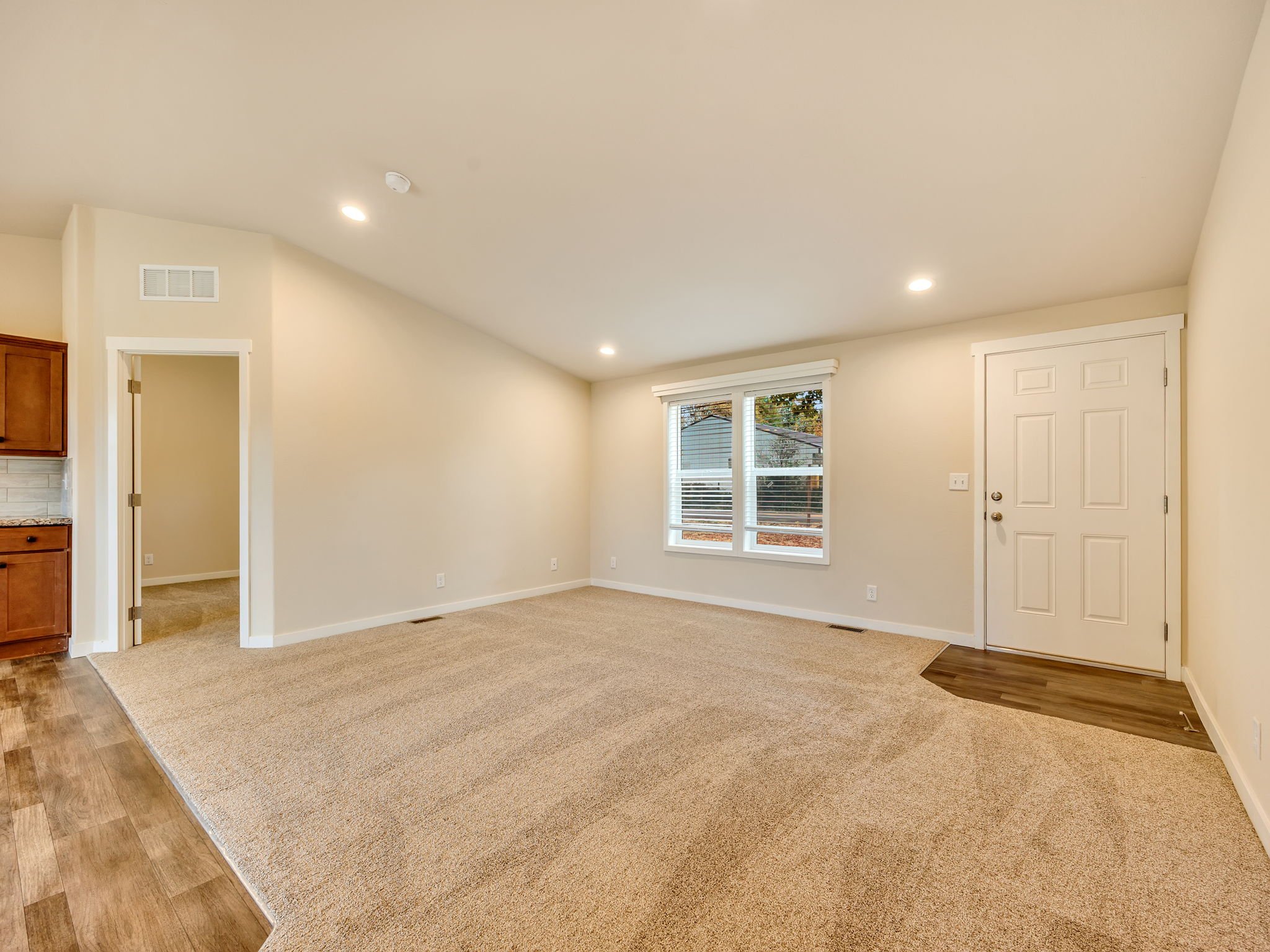 12-web-or-mls-92166 Conroy Rd-11.jpg