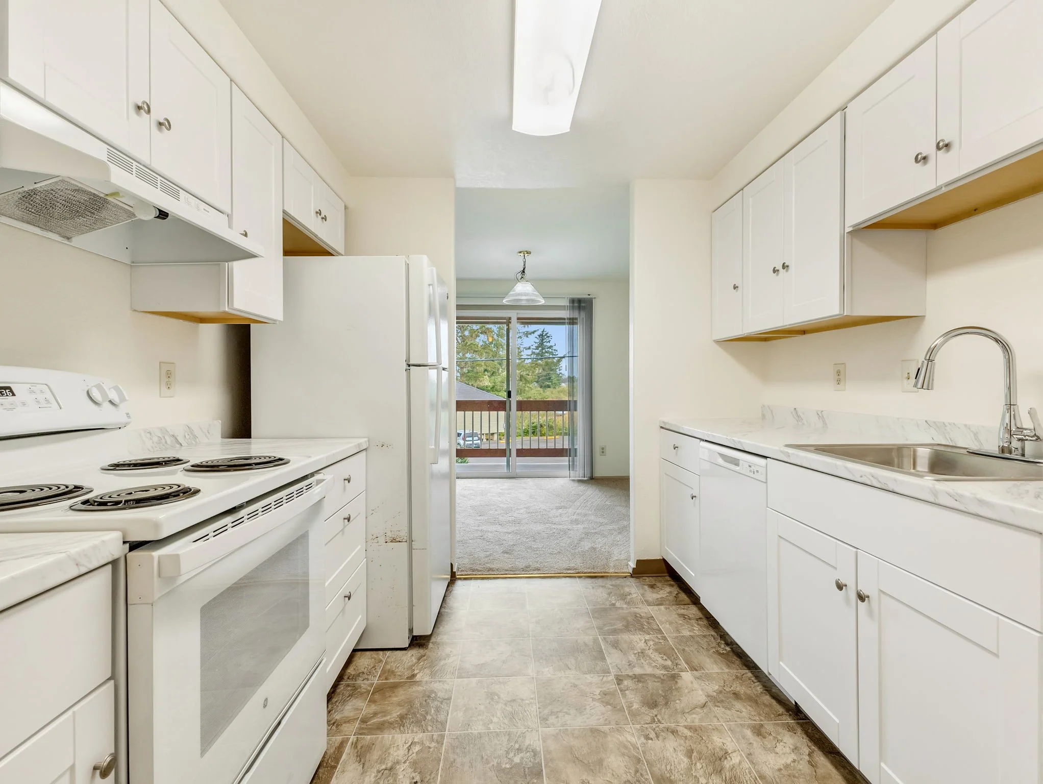 6-web-or-mls-355 S Wahanna #16-06.jpg