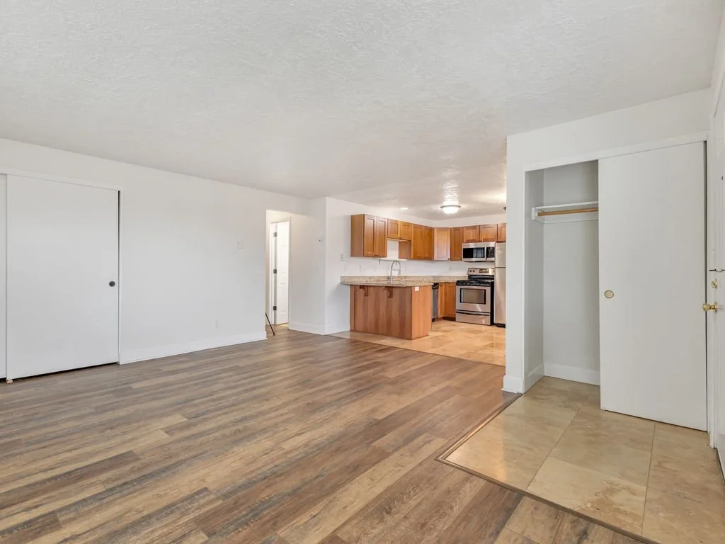 4-web-or-mls-1601 Broadway St #19-04.jpg