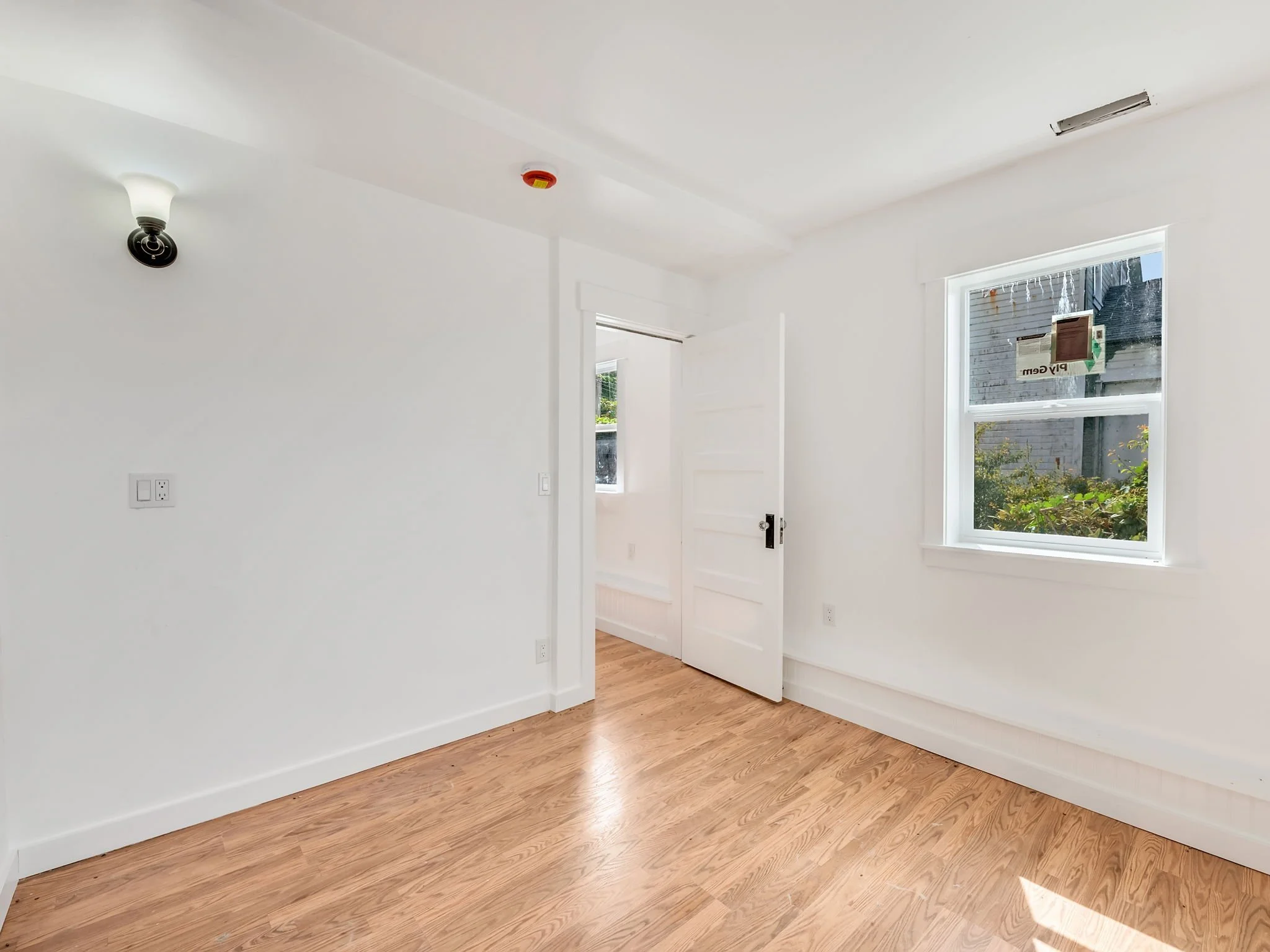 70-web-or-mls-66-70 Bond St-62.jpg