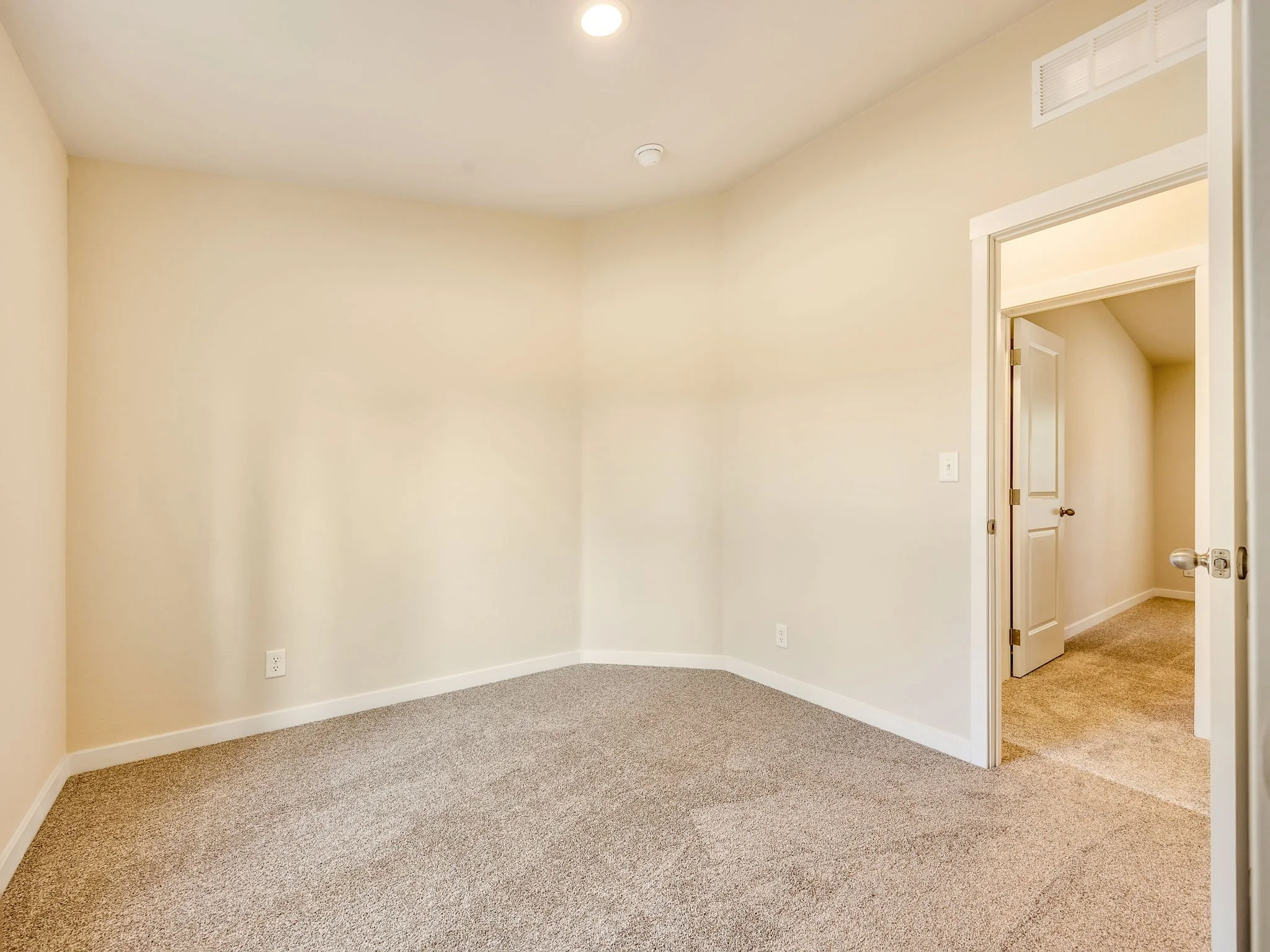 38-web-or-mls-92166 Conroy Rd-36.jpg