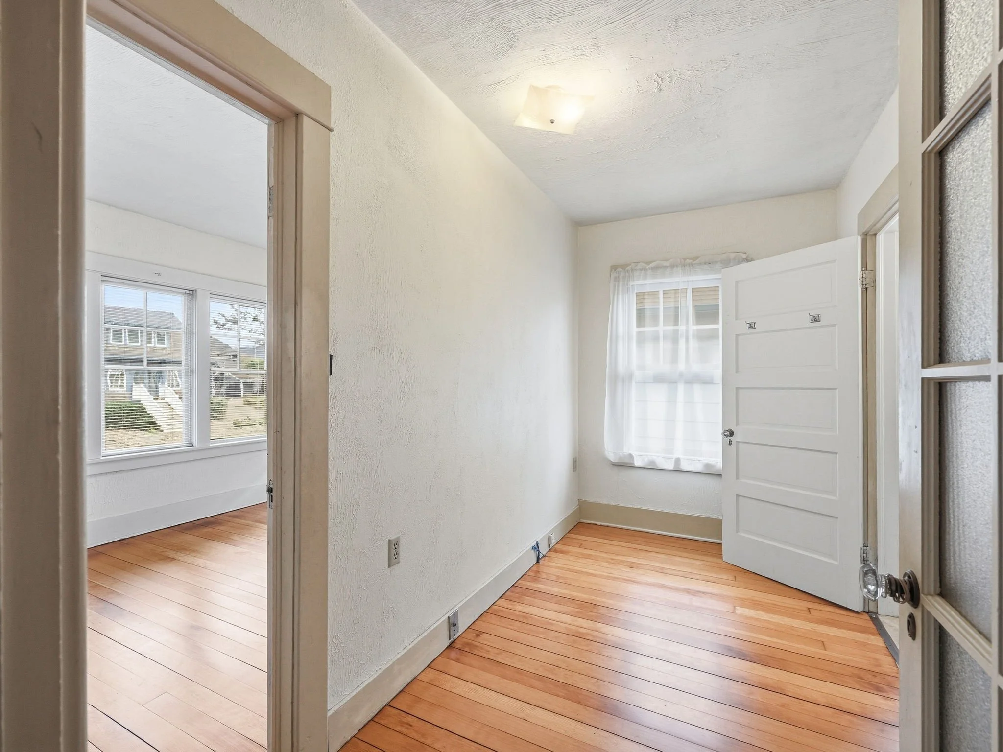 13-web-or-mls-860 Beach St-45.jpg