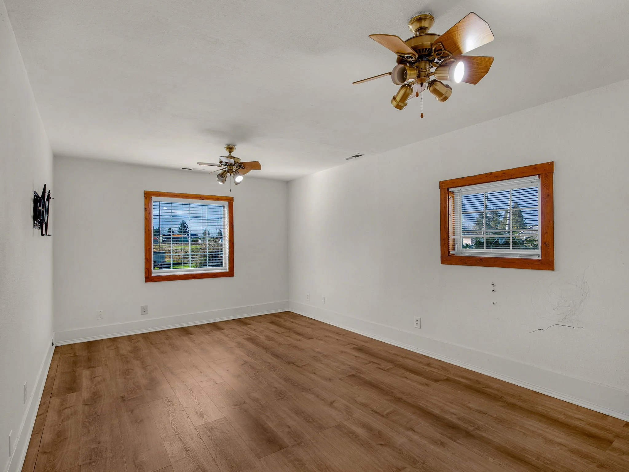 29-web-or-mls-92303 Willow Rd-29.jpg