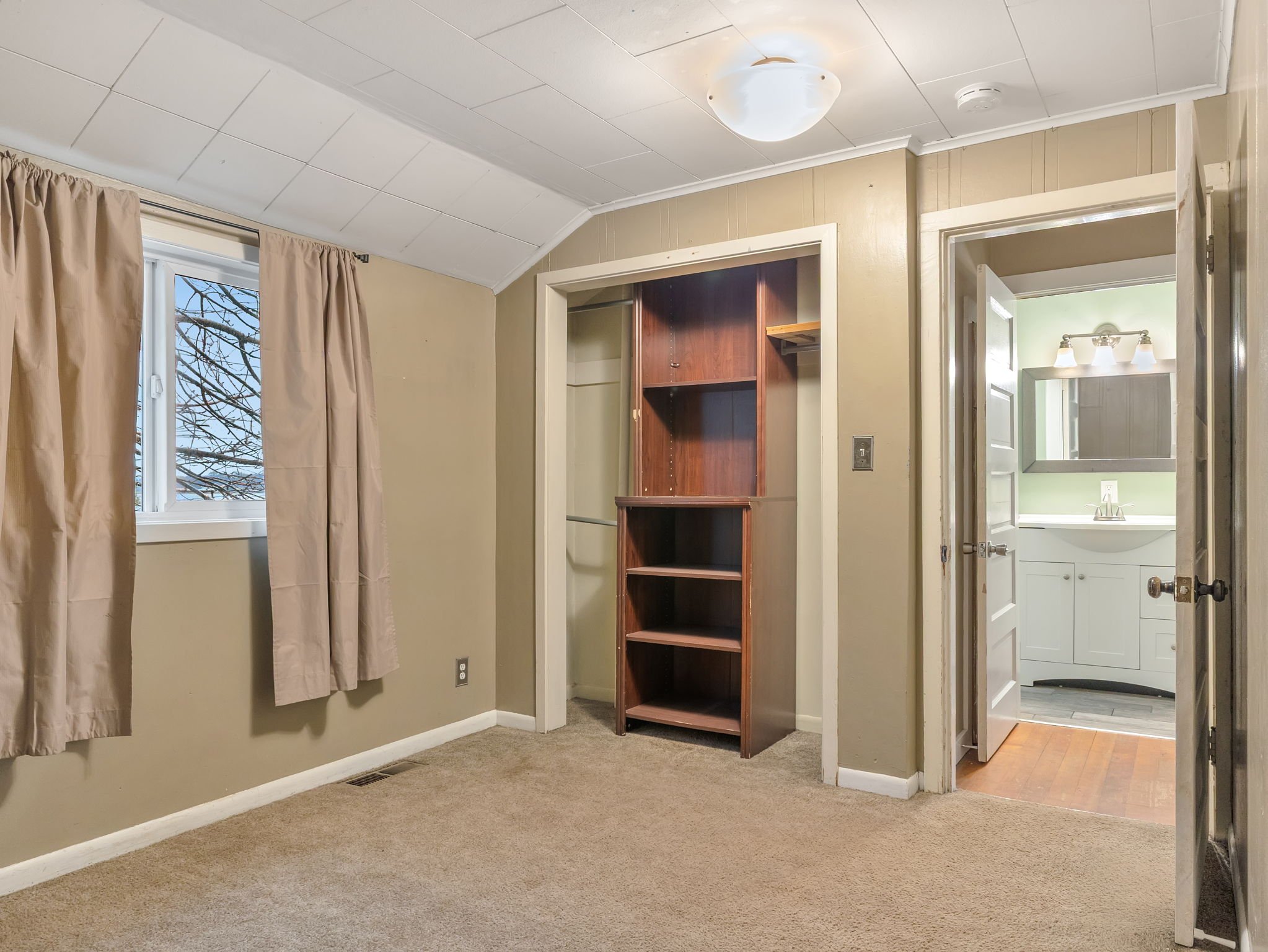 26-web-or-mls-809 Glasgow Ave-26.jpg