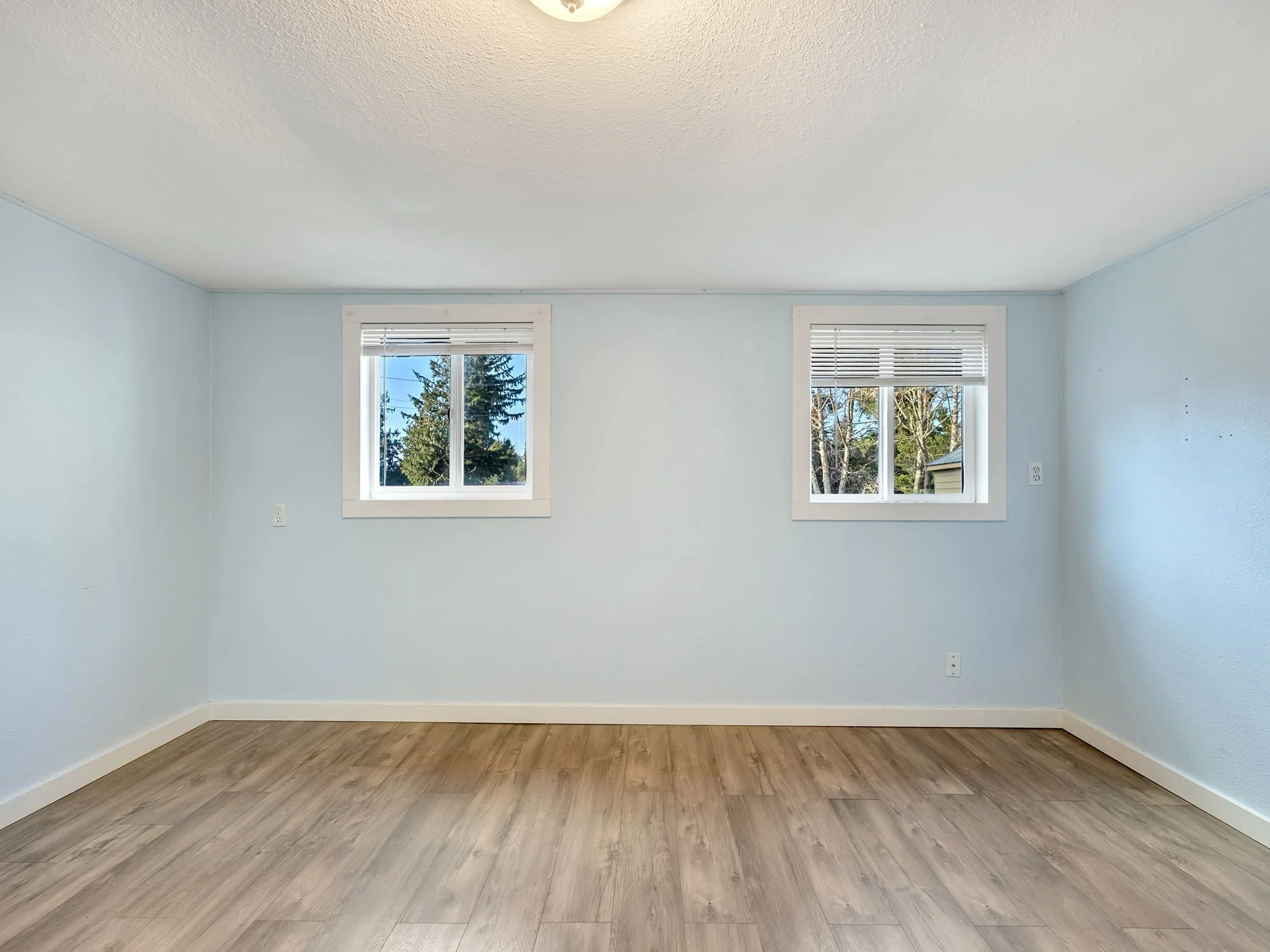 12-web-or-mls-91907 Hwy 104-11.jpg