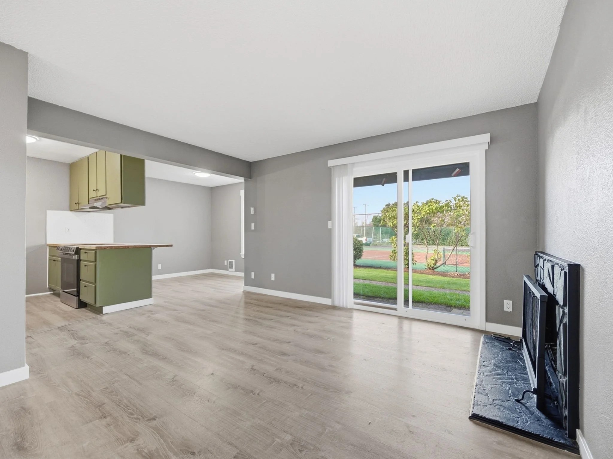 9-web-or-mls-336 NE Skipanon Dr-09.jpg