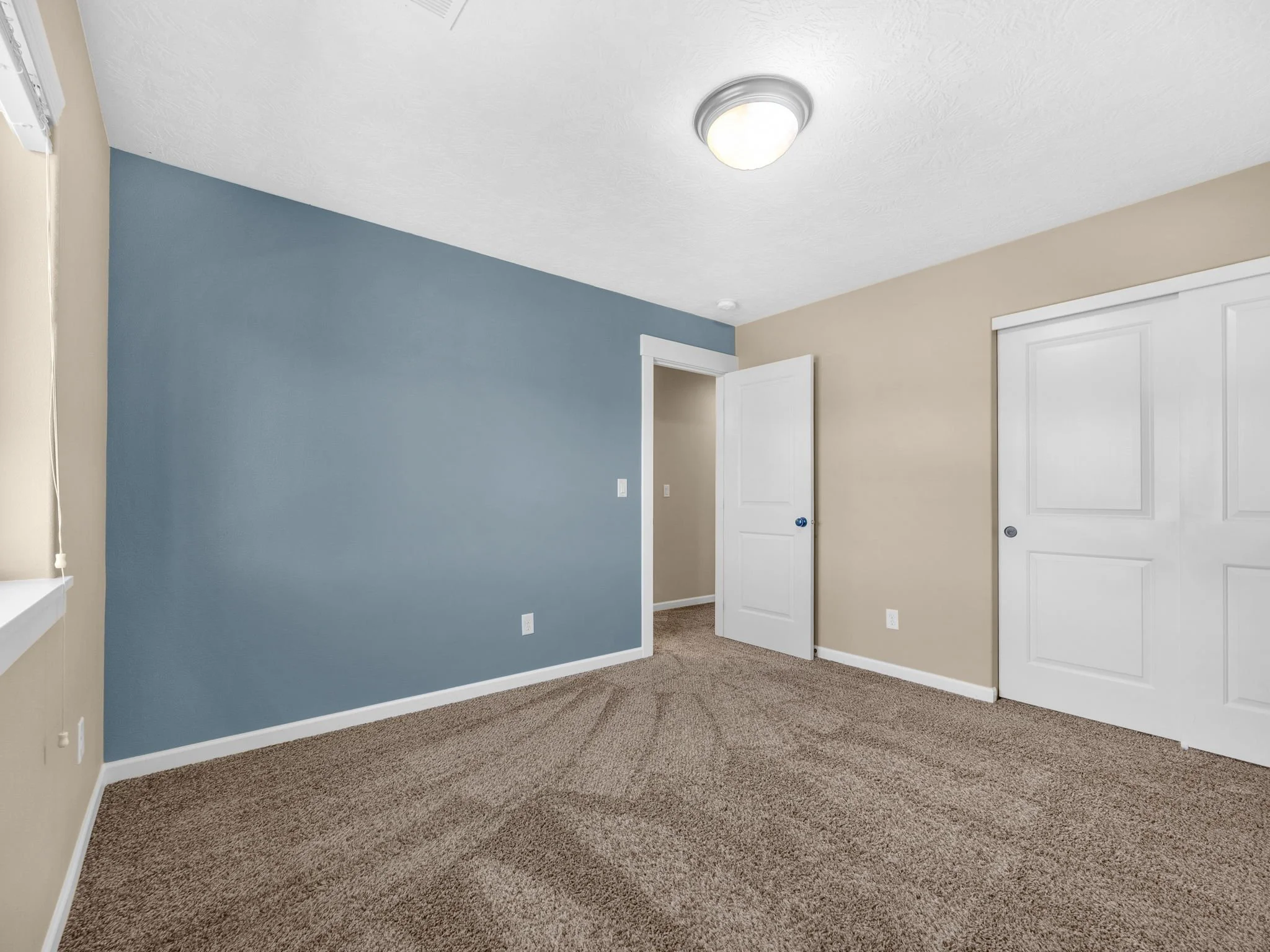 29-web-or-mls-330 SW Kalmia Ave-29.jpg