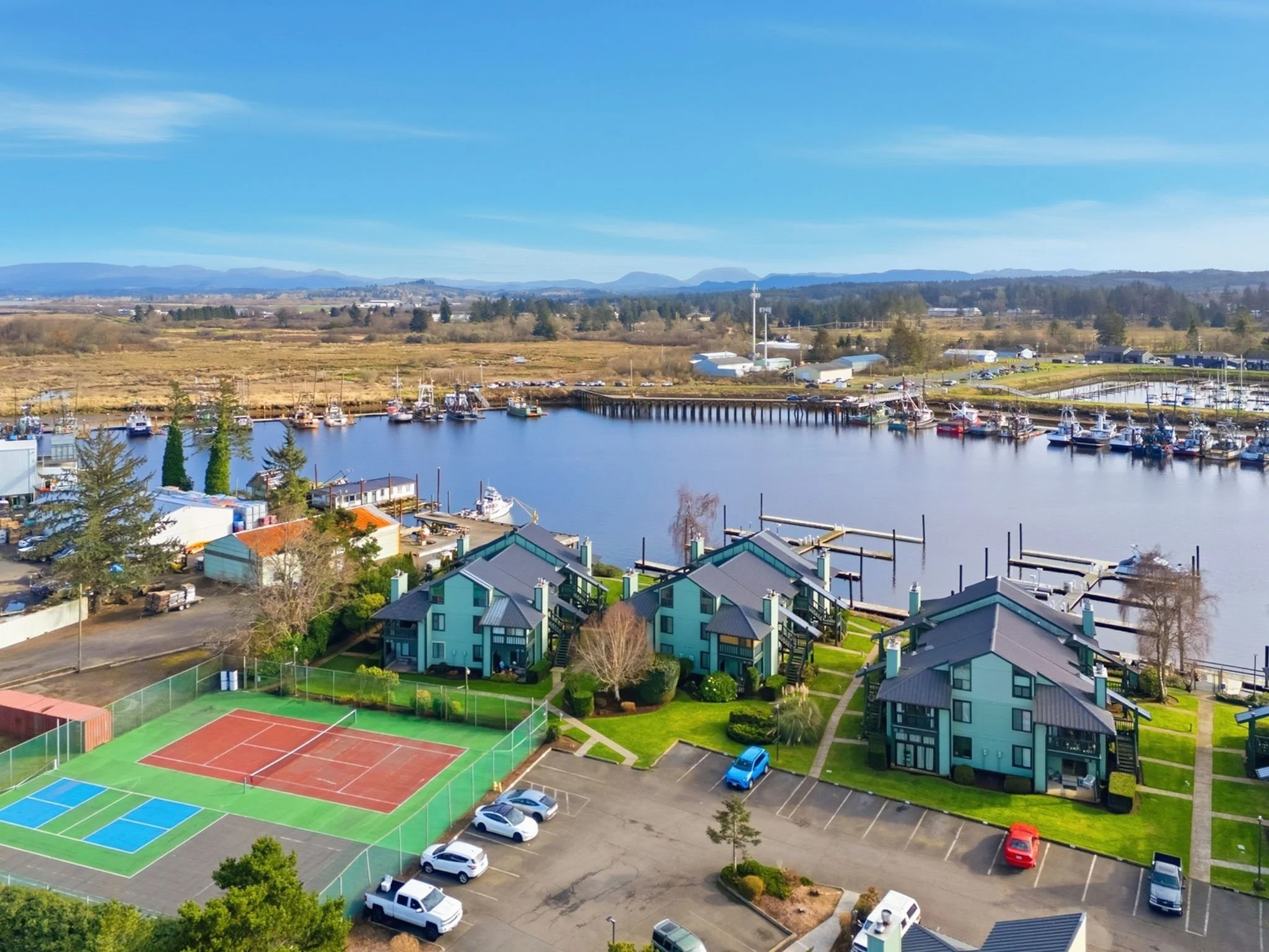 2-web-or-mls-336 NE Skipanon Dr-02.jpg