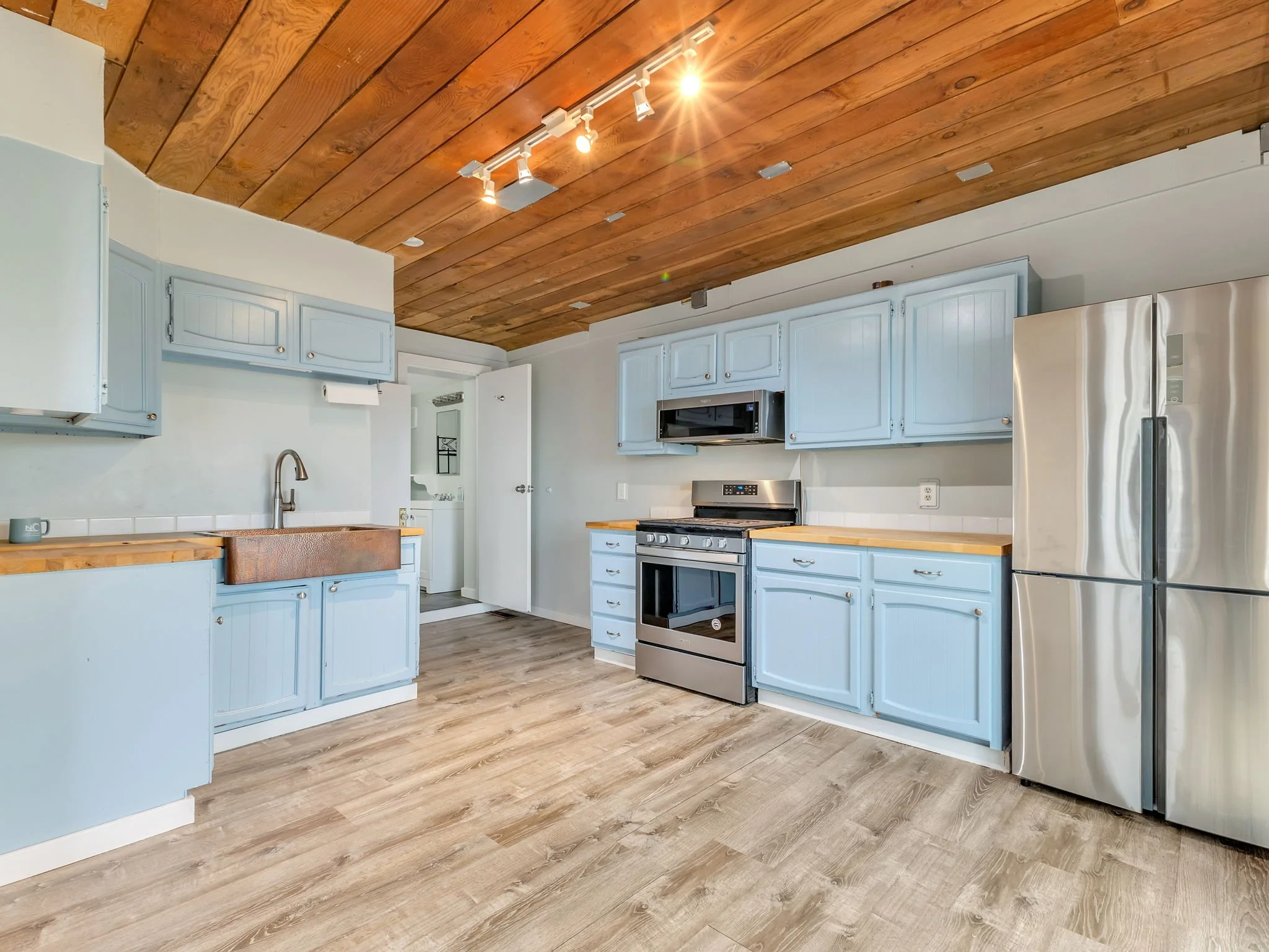 13-web-or-mls-3088 Harrison Ave-14.jpg